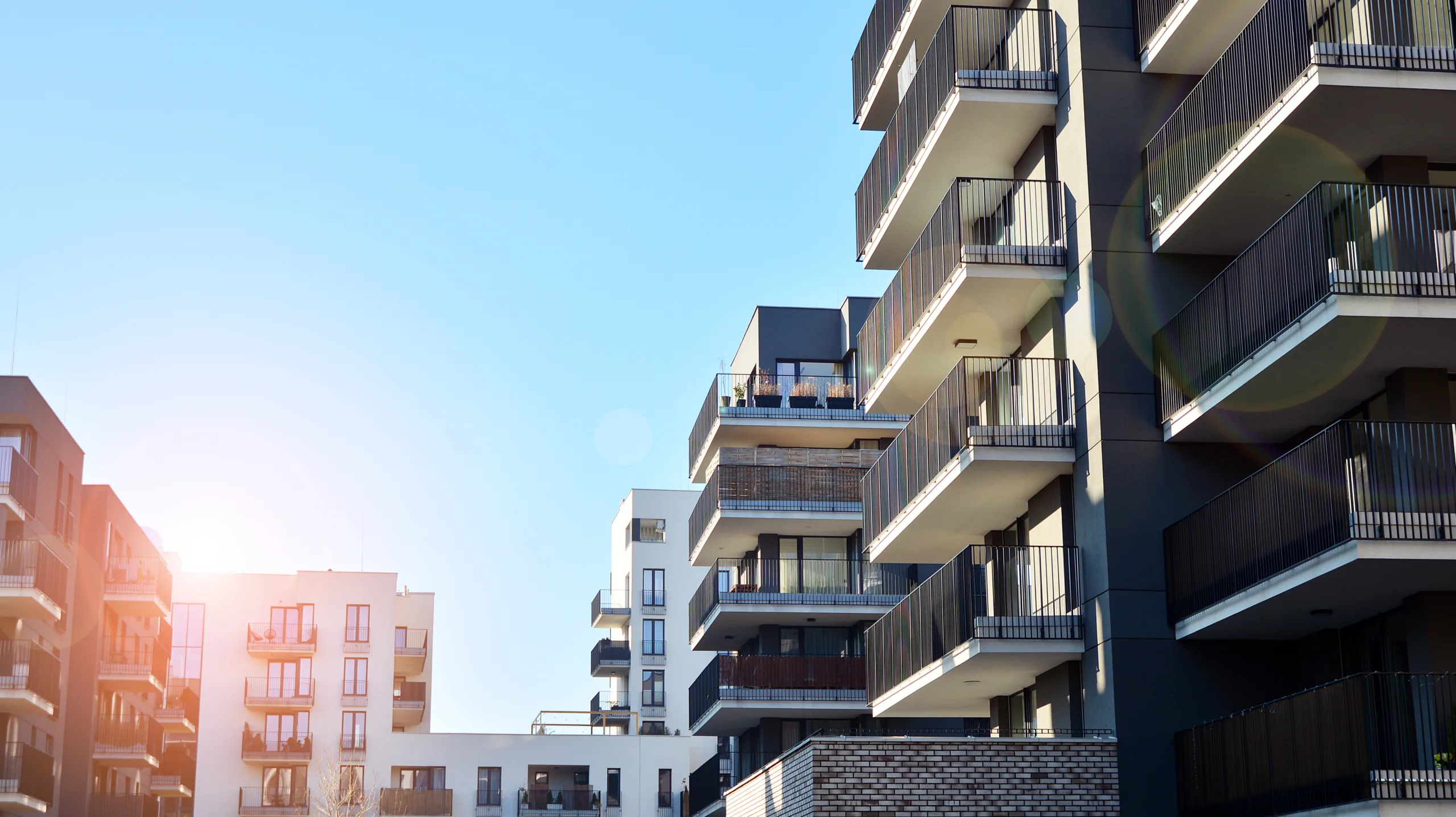 Apartment demand weakens in Q3 2025, leading to rare rent declines and rising concessions in key US housing markets.