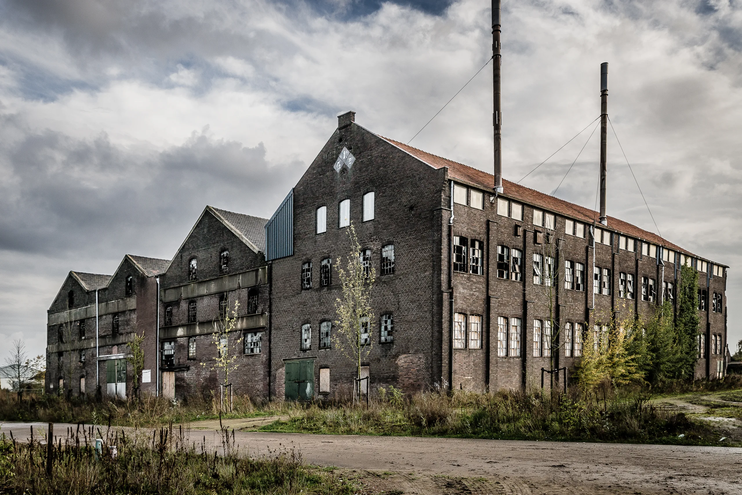 Data centers are booming in the Midwest as developers convert old factories and offices into AI-ready infrastructure.