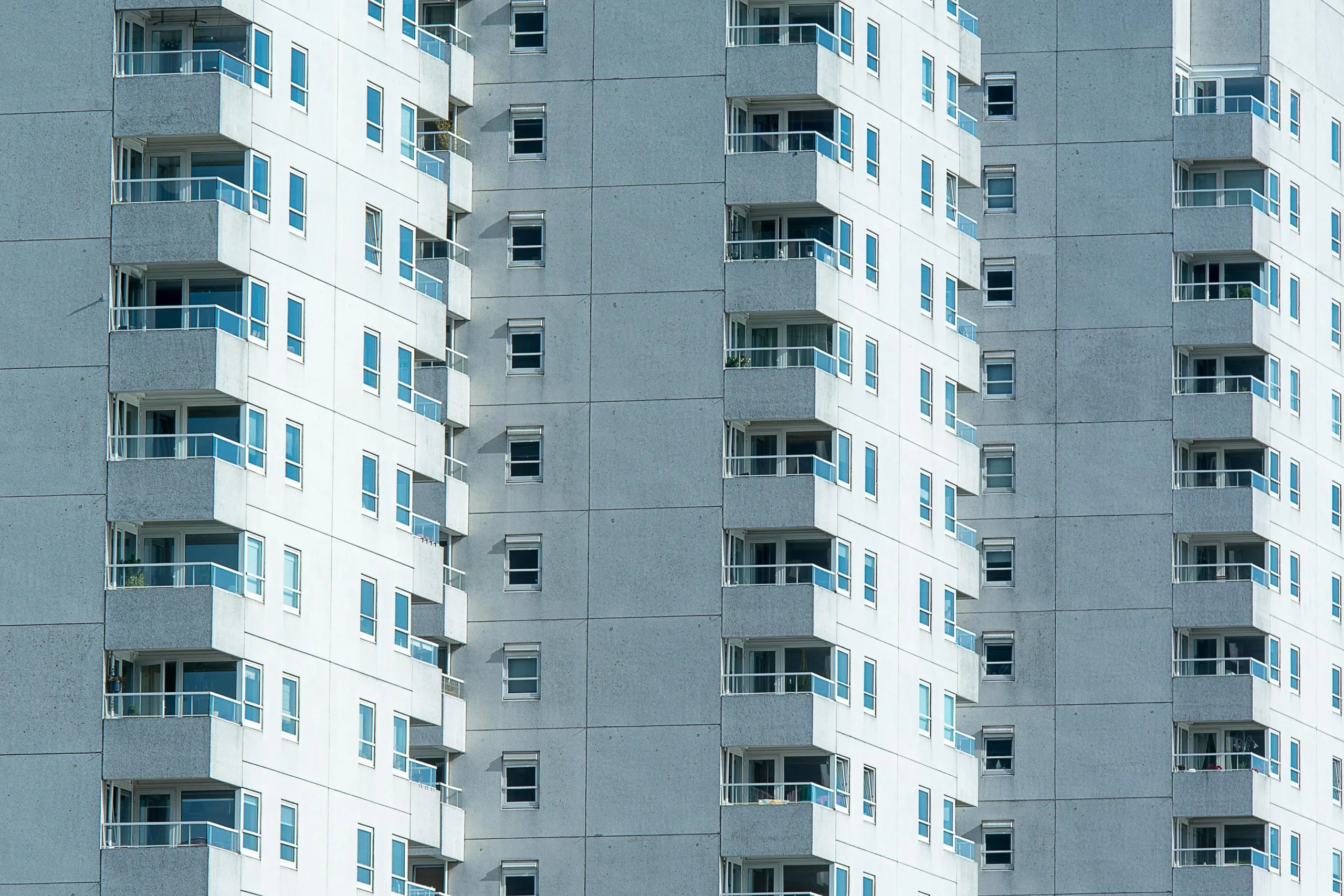 Multifamily forecast shows stable rent growth and balanced construction returning by 2027, signaling a more predictable market ahead.