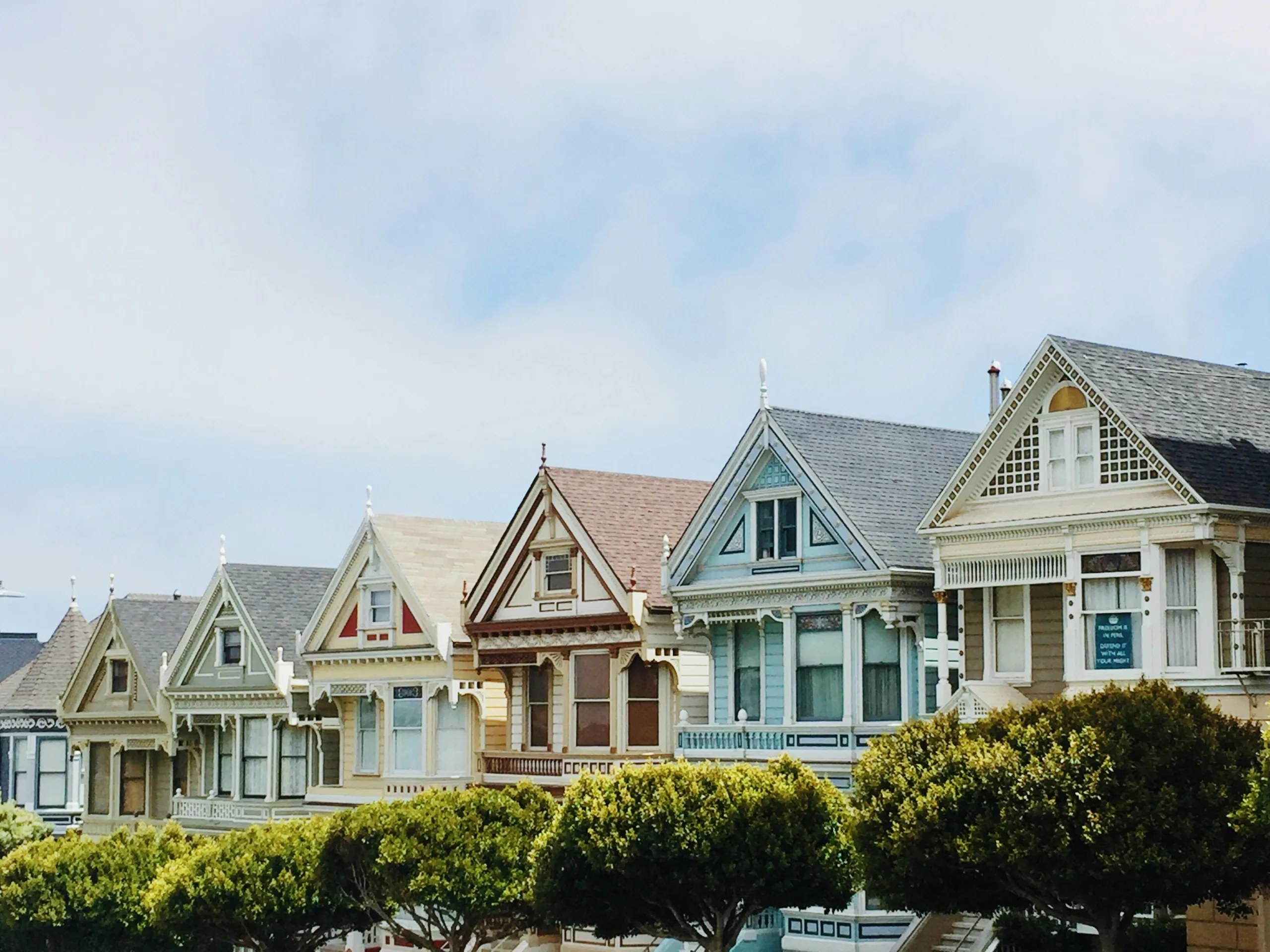 Household moves hit a post-pandemic high as lifestyle and housing trends drive the largest annual increase in over two decades.