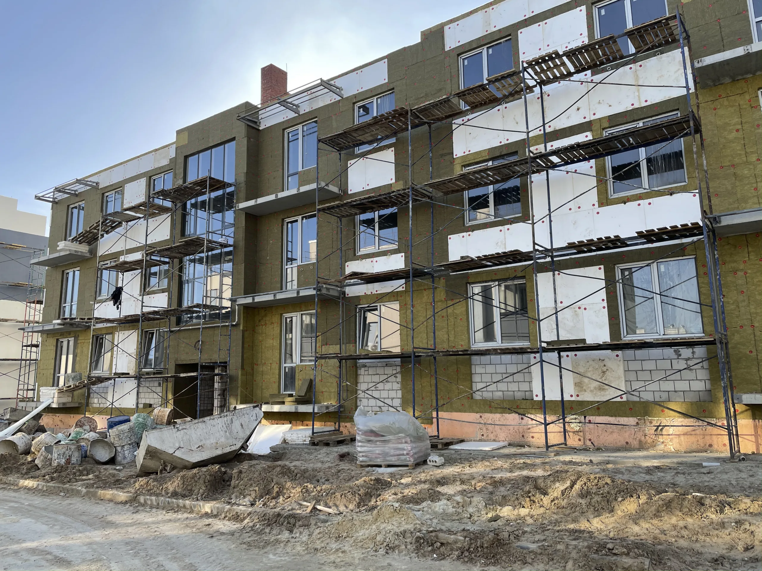 CoStar’s multifamily forecast signals negative rent growth and high vacancy through 2026 as supply outpaces absorption.