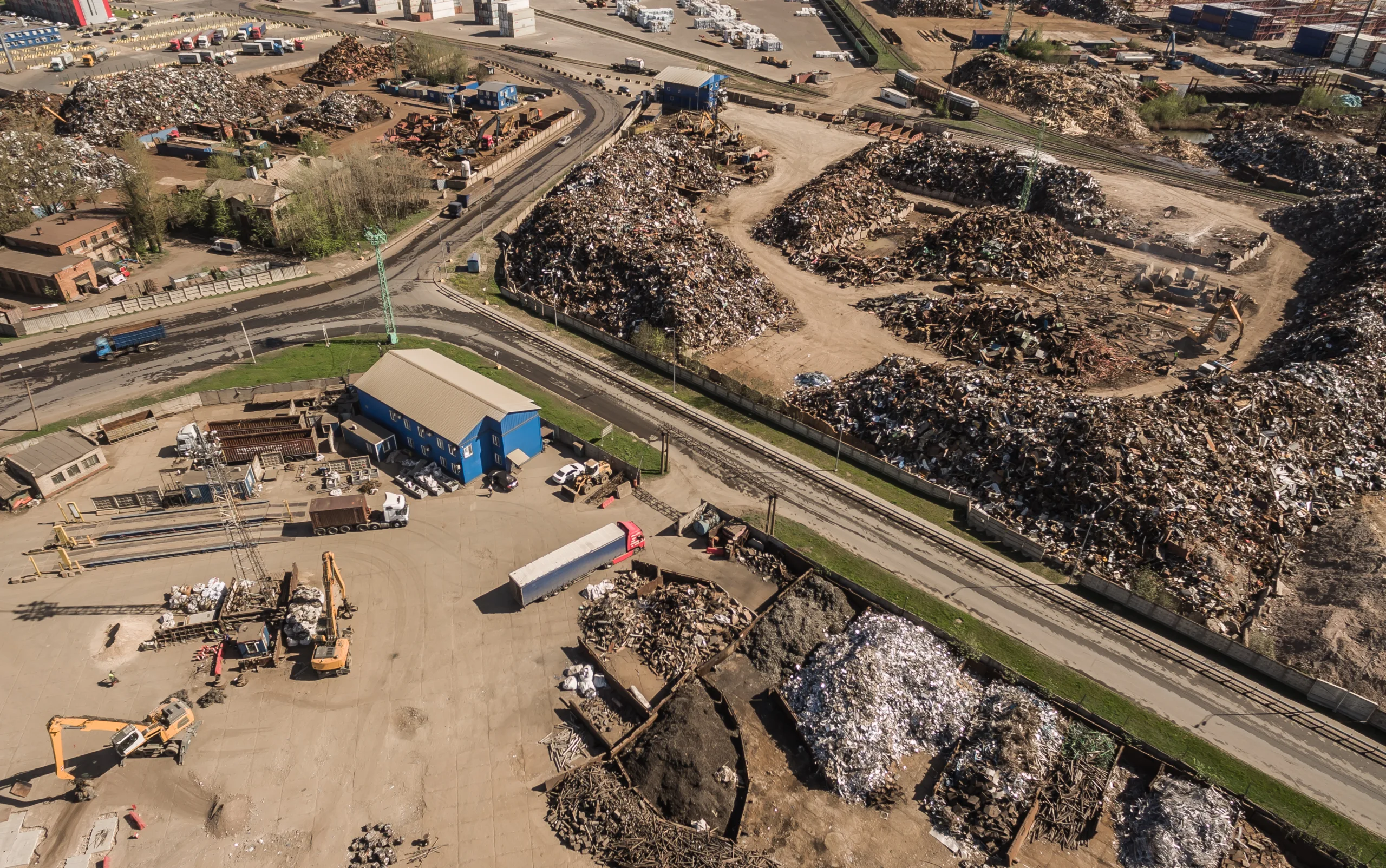 Logistics hub rises on former Dallas landfill as Creation and PGIM launch a 600K-SF industrial project near major highways and DFW Airport.