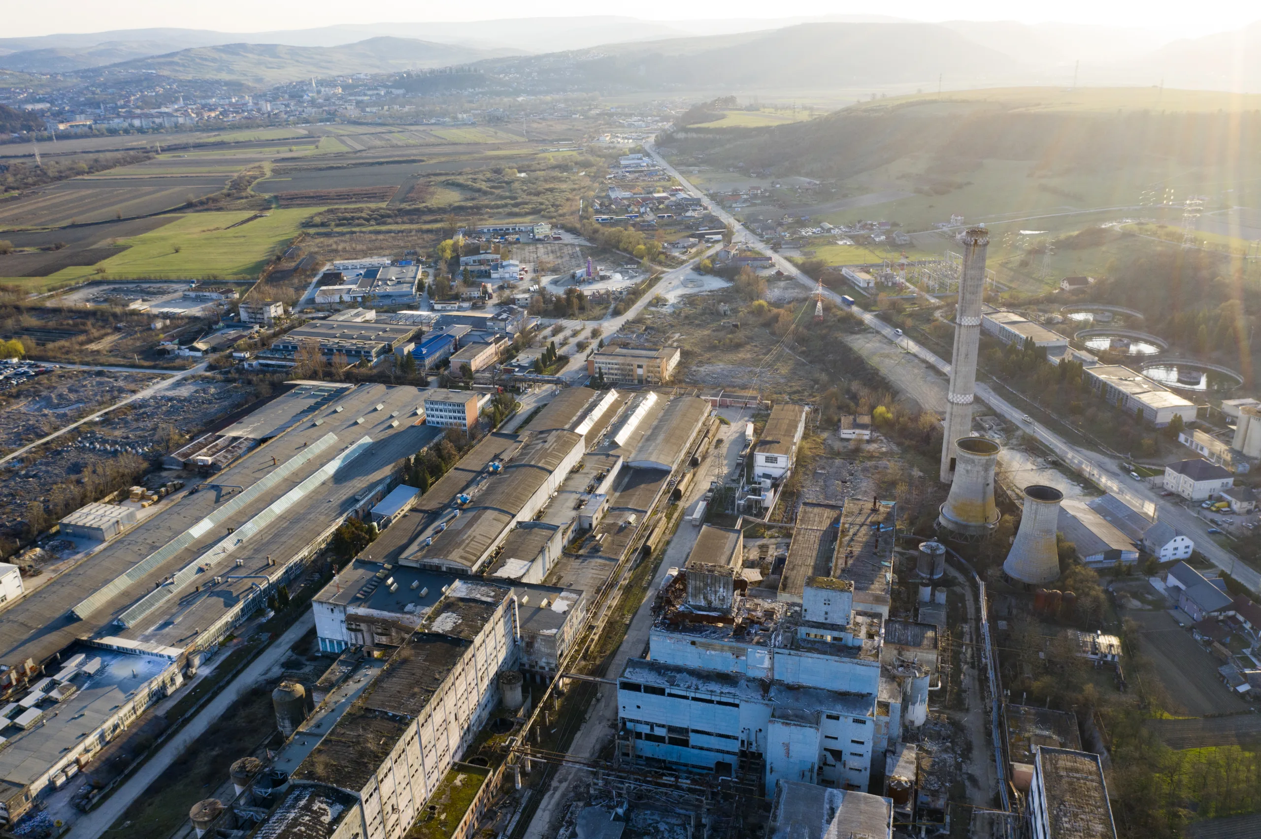 Small-bay industrial demand is rising nationwide as tenants and investors seek flexible, high-performing logistics and warehouse space.