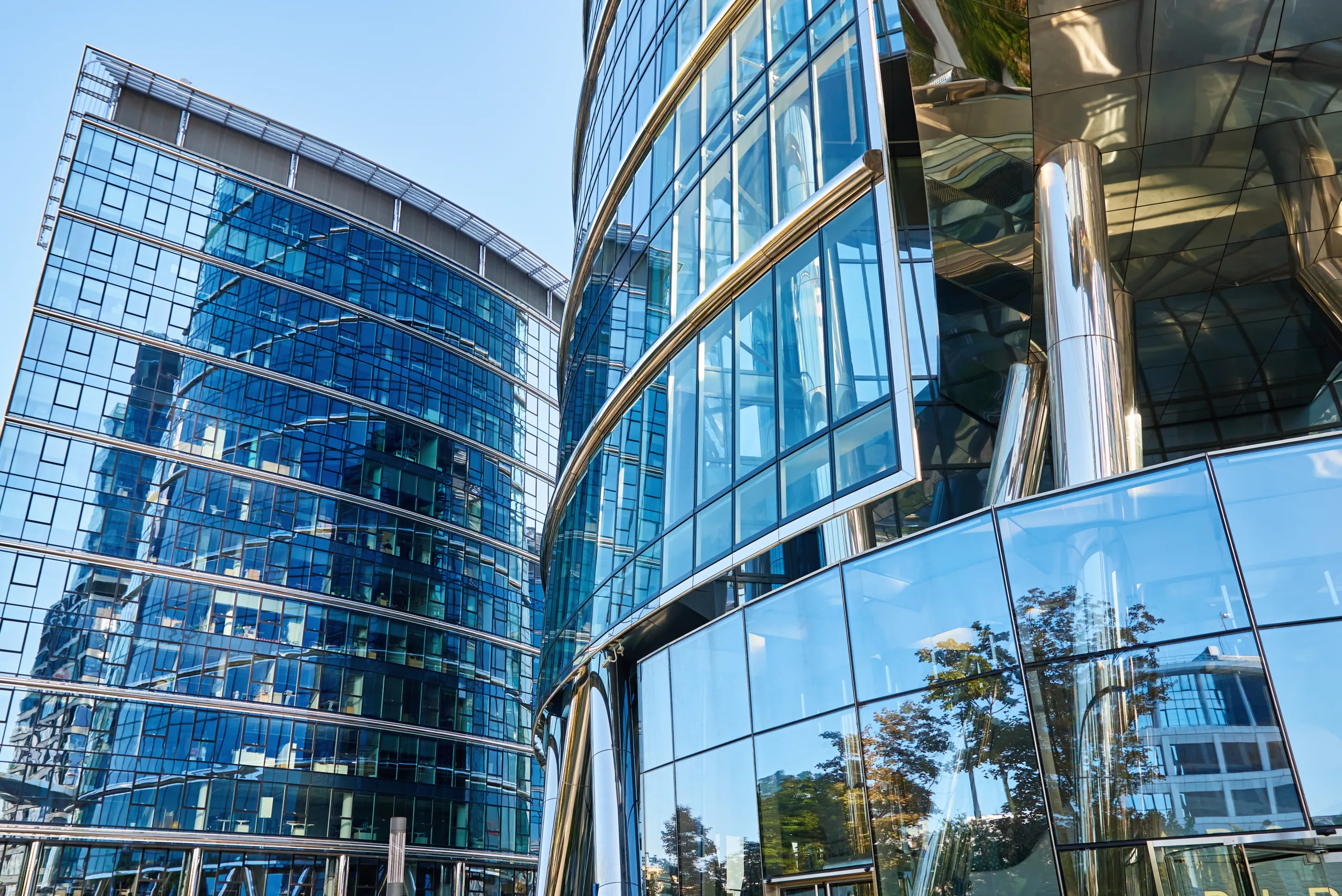 Office recovery boosts profits as top CRE firms report strongest leasing activity since 2019 amid rising demand and limited new supply.