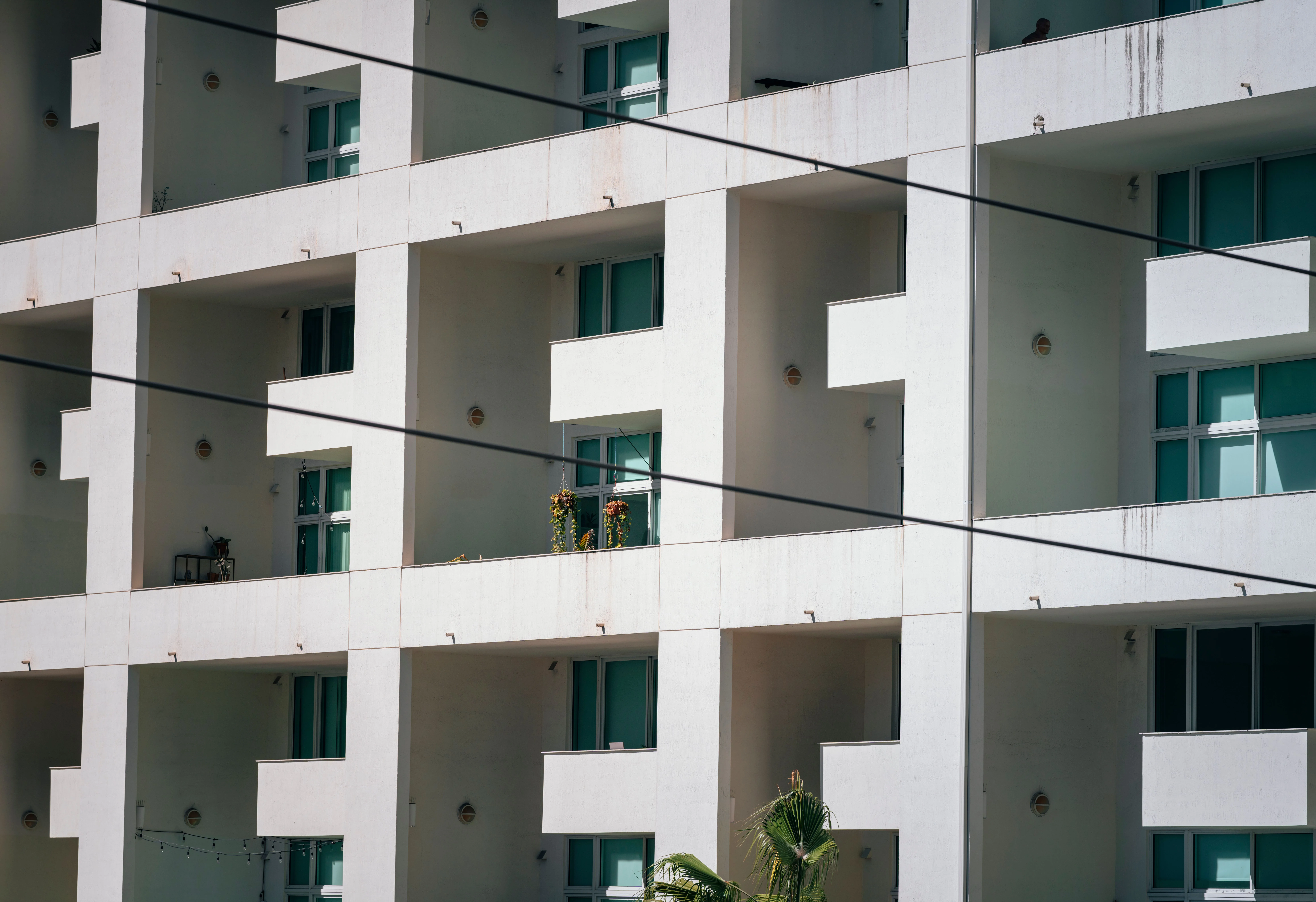 L.A. approves a 4% rent cap on stabilized units, impacting over 600,000 apartments citywide to ease housing costs.