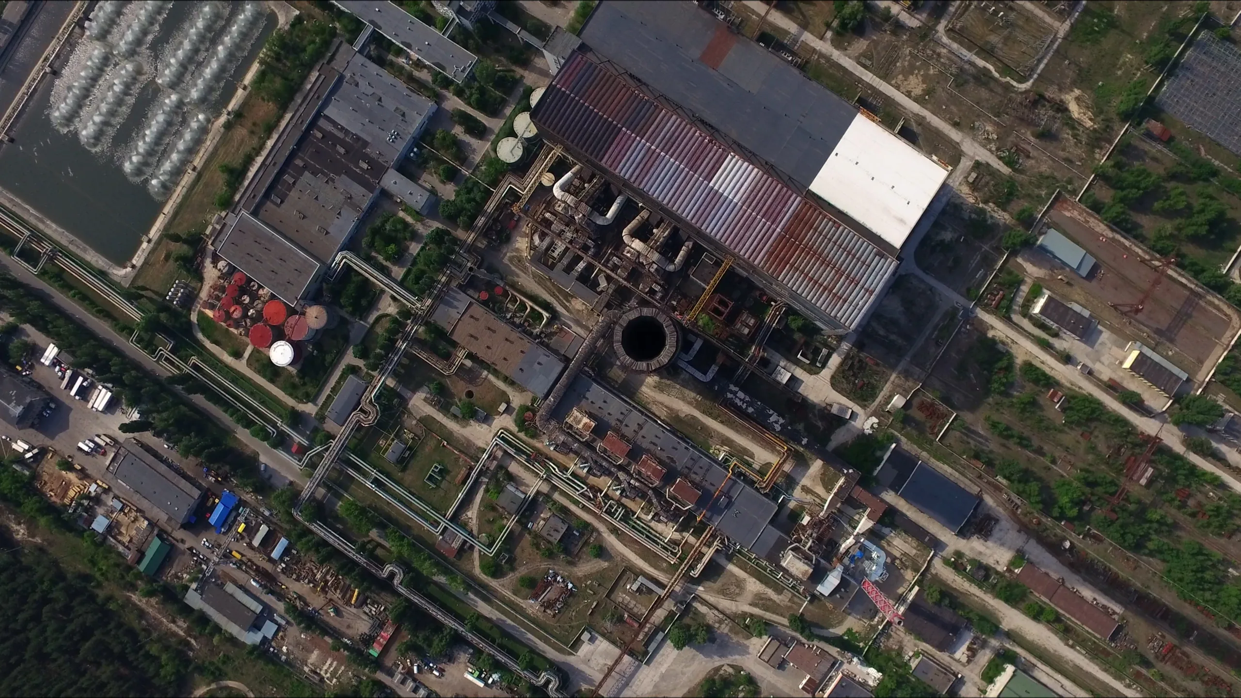 Industrial spreads hit 2025 lows as lender demand grows, signaling renewed confidence in CRE despite economic uncertainty.