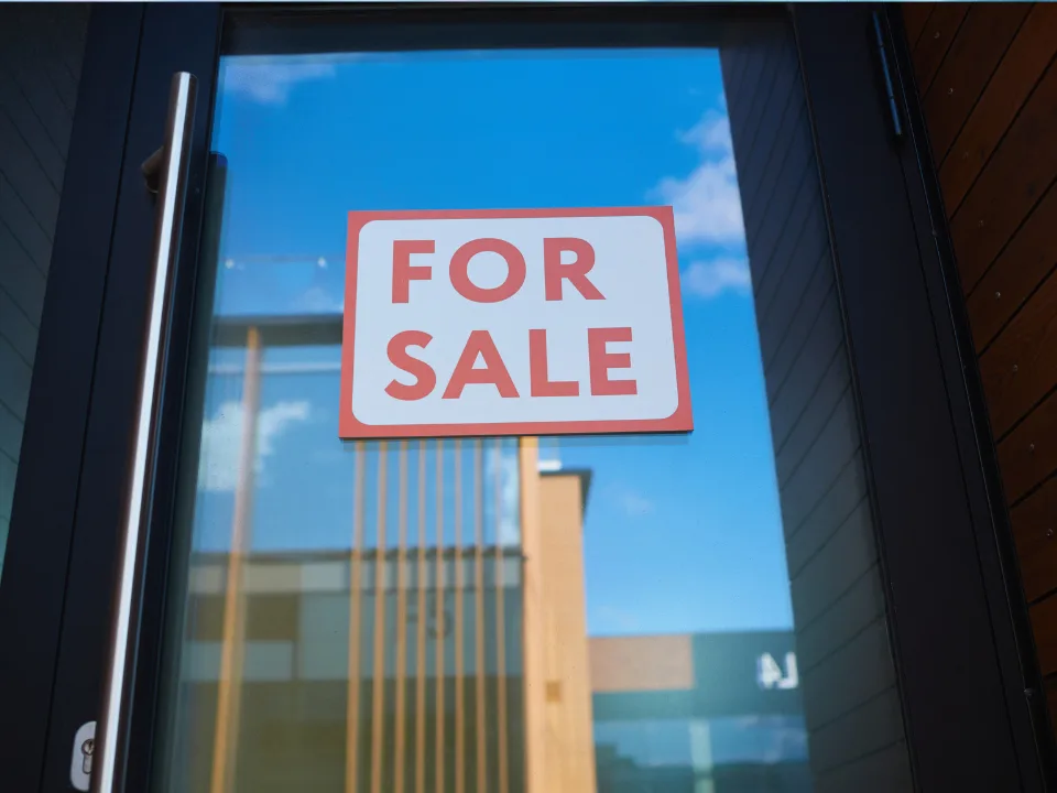 Office recovery gained traction in 2025 as prices rose and investment volume surged after years of sharp declines and stalled sales.