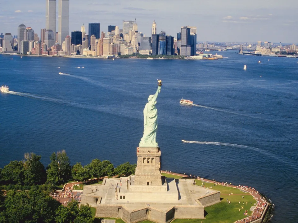 Real estate players are making Mamdani donations despite opposing his campaign, signaling a shift in political engagement.