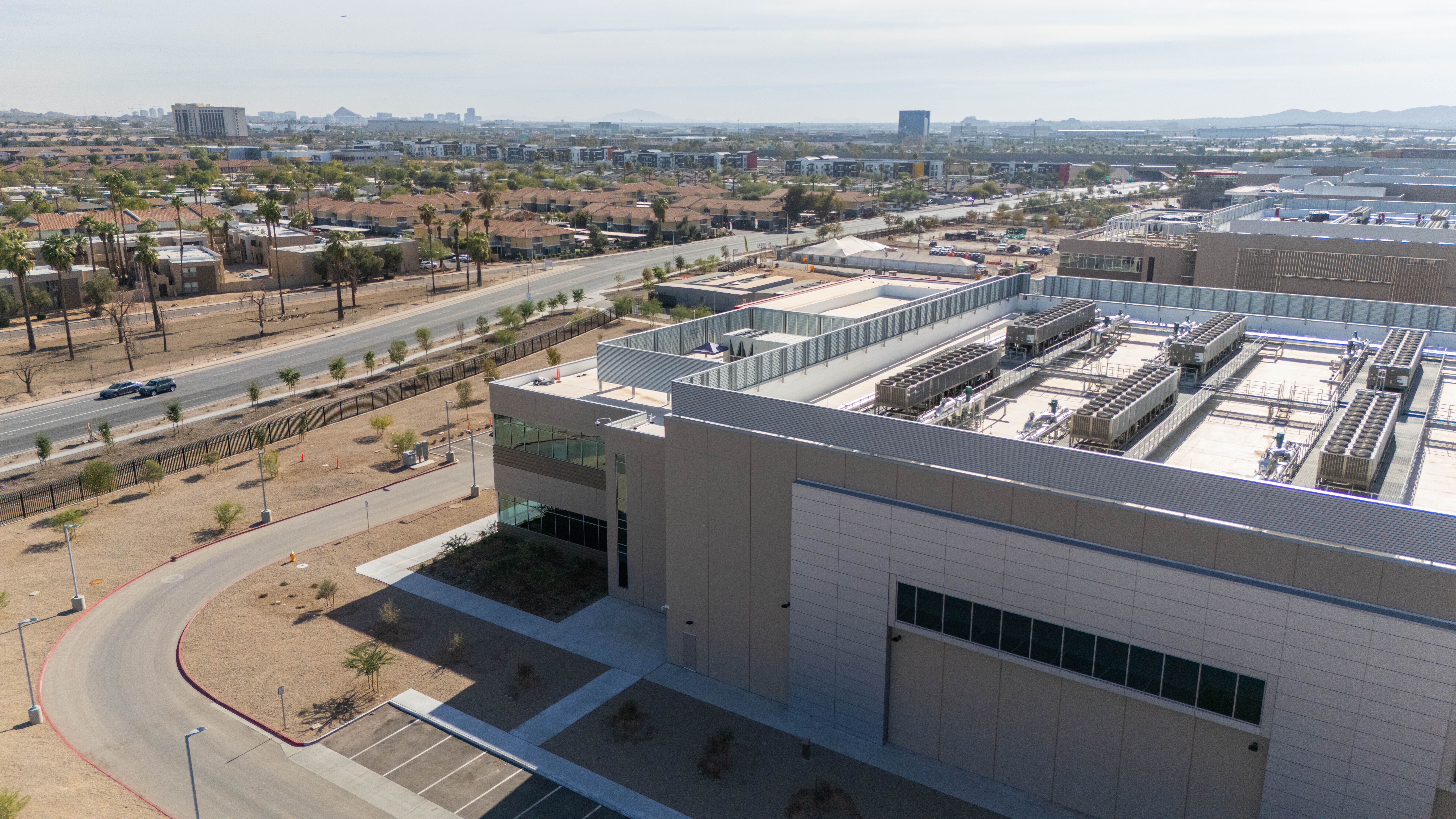 Billionaire investor Fernando de Leon warns data centers may be overhyped and risky, urging caution amid growing institutional interest.