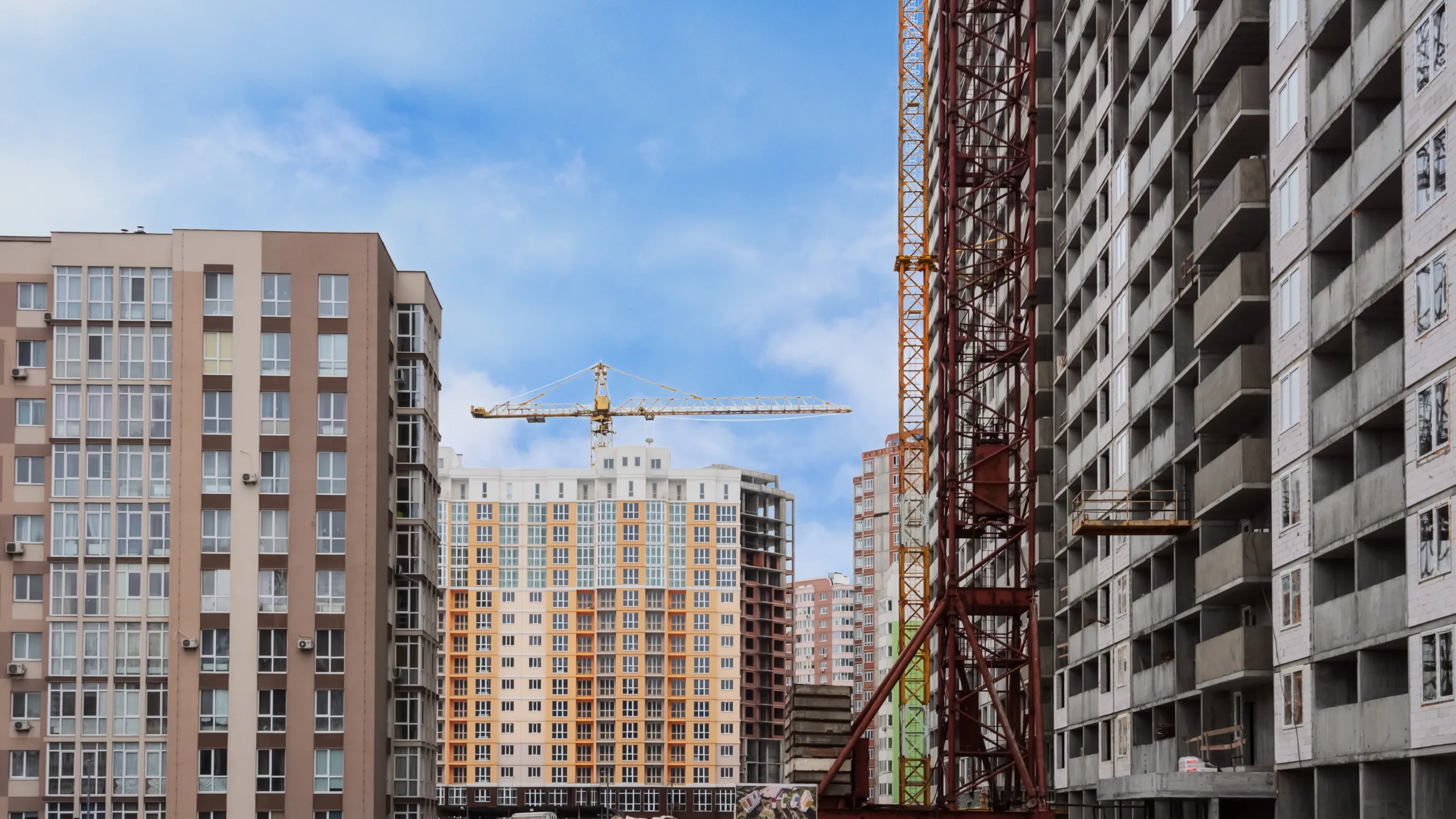 Multifamily spreads remain steady in Q4 2025 as vacancy rates hit 7.2% and rent growth weakens across several US markets.