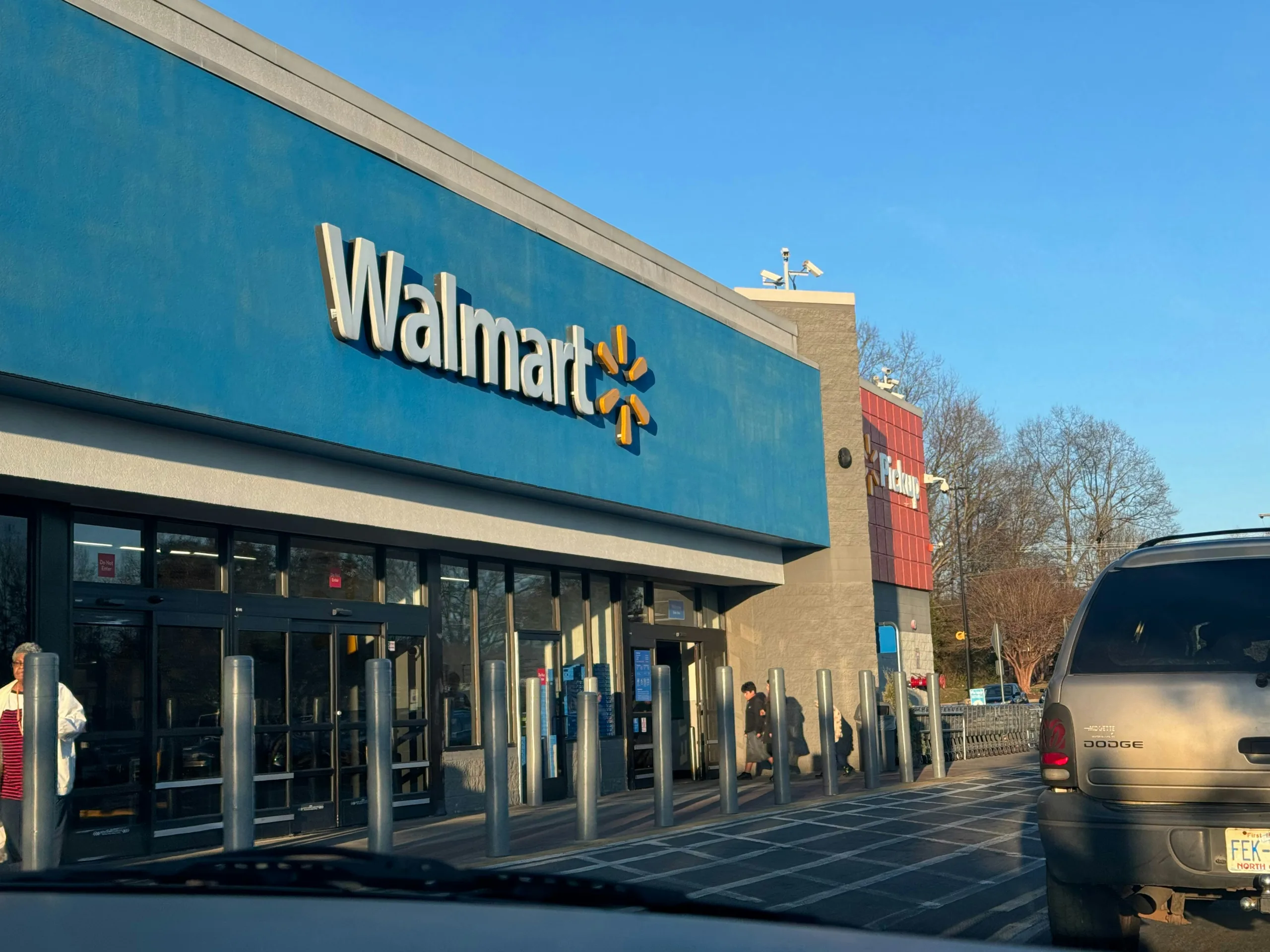 Walmart partners with Alquist to bring 3D printing to commercial real estate, building over a dozen new stores using advanced tech.