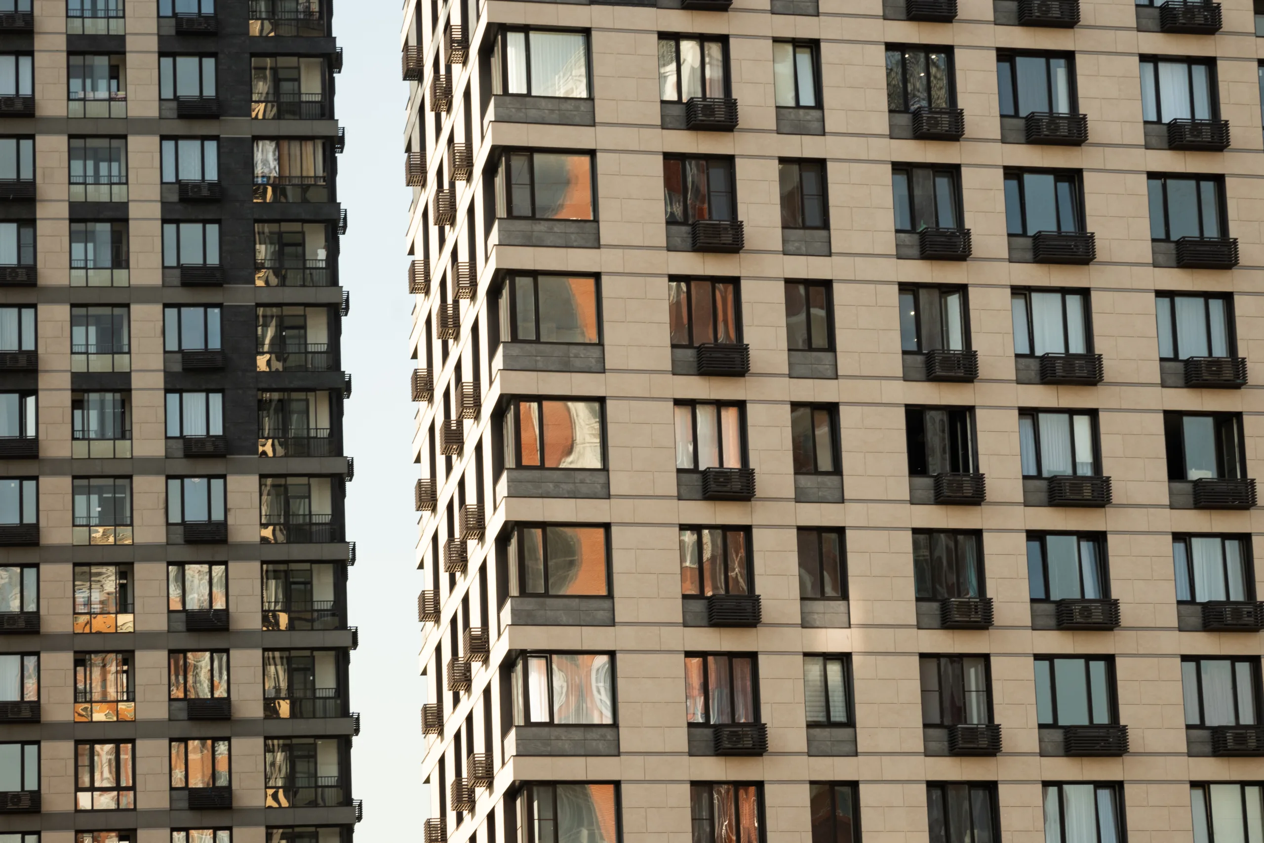 Rental market competition surged in 2025 with Manhattan joining Miami and Chicago as top spots hardest to find apartments.