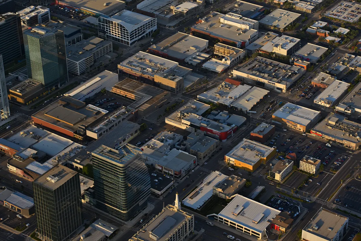 CMBS loans face a transformative year as $100B matures. Discover key trends, risks, and opportunities as commercial real estate recalibrates.