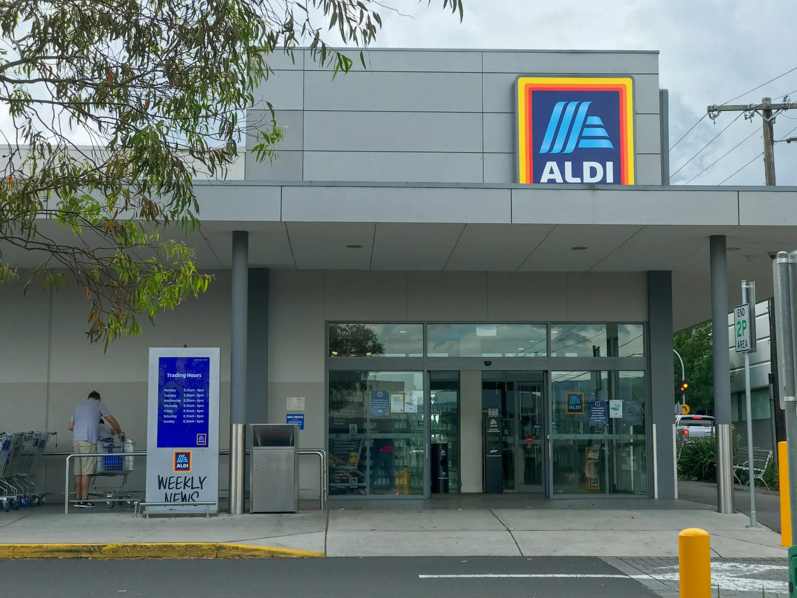 Aldi expansion accelerates with 180 new US stores planned for 2026, as the grocer targets new states and converts Winn-Dixie locations.