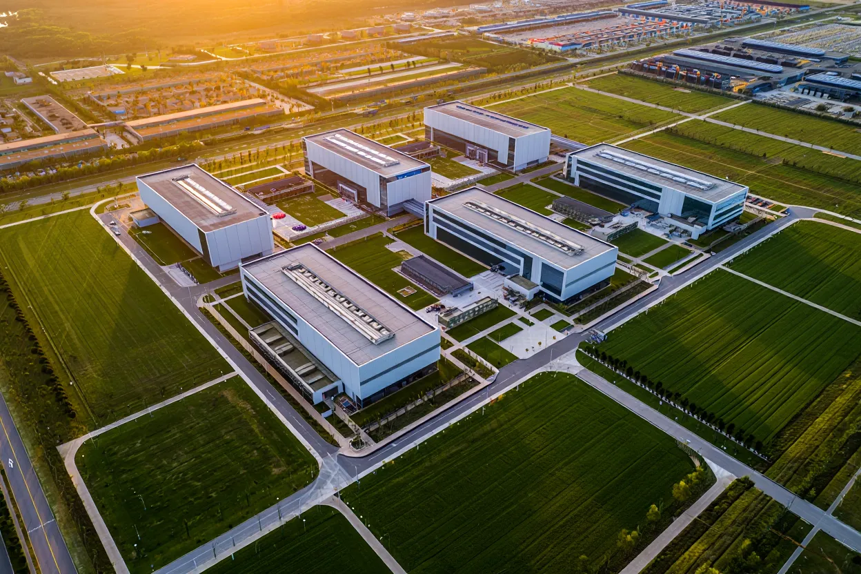 Data center funding propels Oracle’s $50B AI expansion. Data center investments aim to address investor concerns over debt and growth.