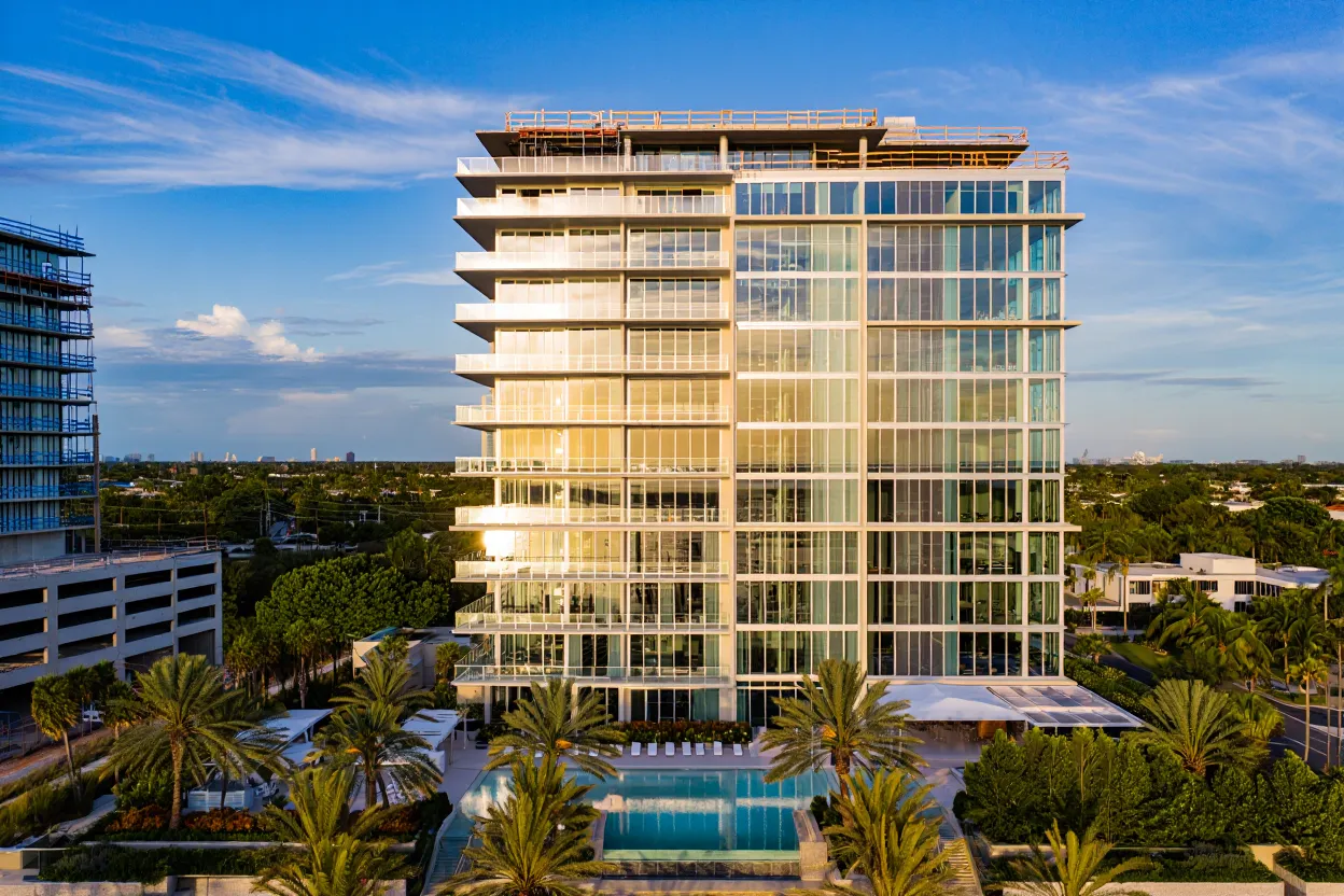 Arbor House brings luxury high-rise apartments and upscale amenities to Palm Beach Gardens, aligning with the city's growth plan.