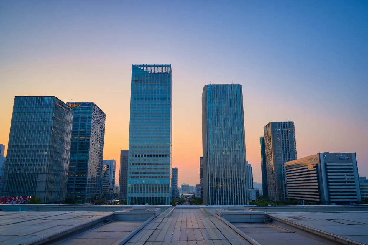 Lending standards shift signals a positive turn for commercial real estate, as banks become more flexible and CRE loan demand rises in 2026.