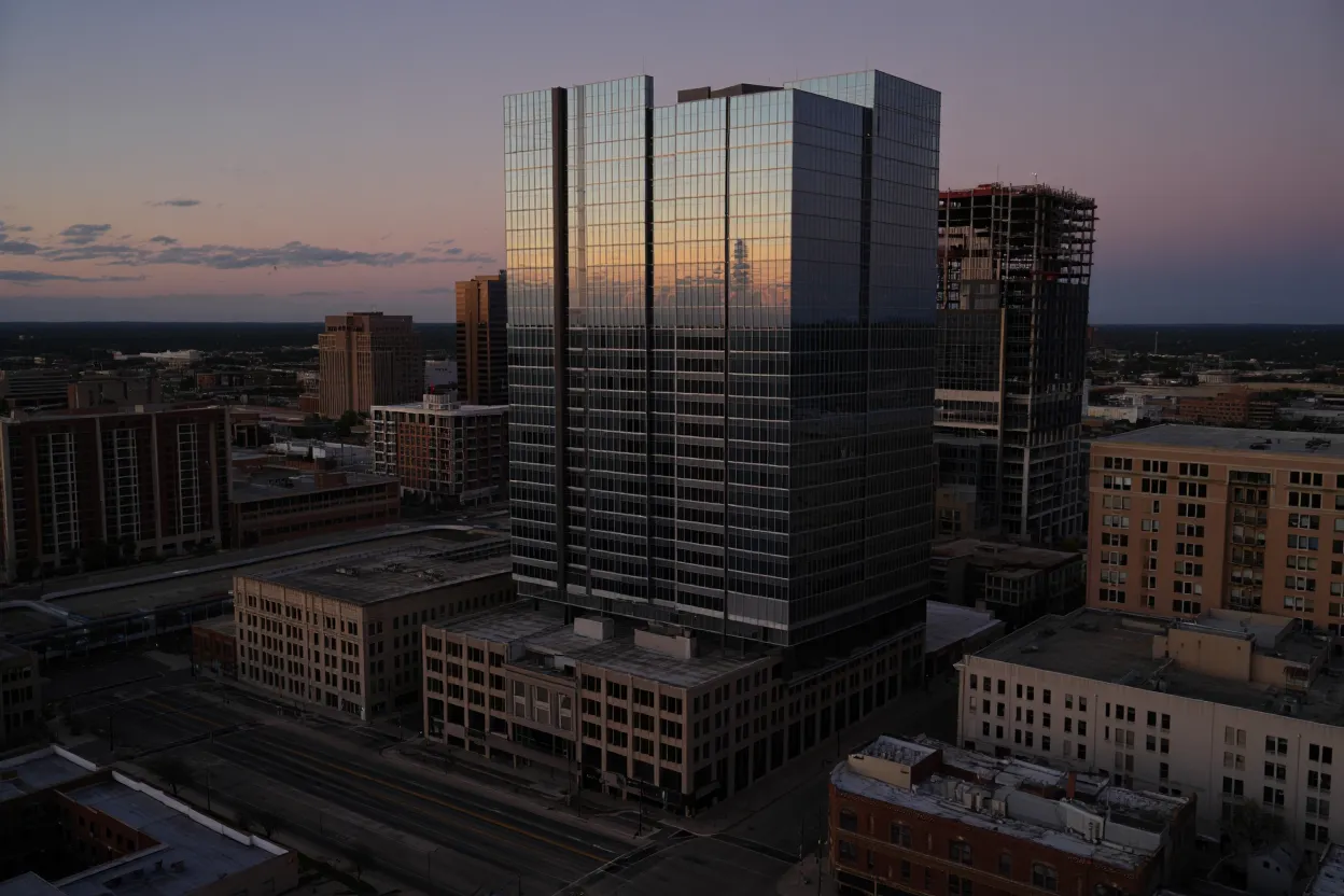 Texas foreclosures climb with over $800M in CRE debt headed to auction, hitting major multifamily, industrial, and mixed-use assets.