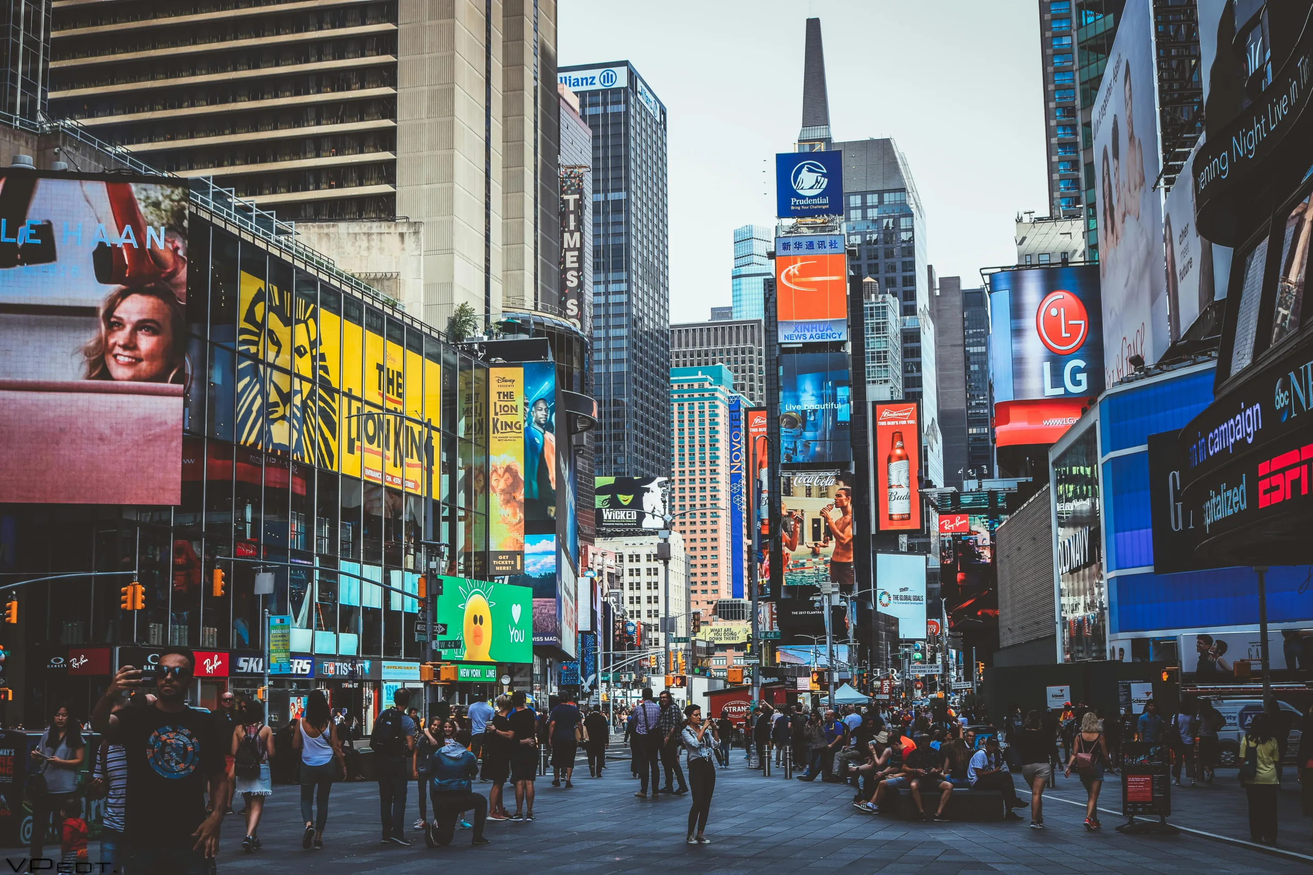 Times Square and Fifth Avenue trail Manhattan’s retail recovery, with rents still well below peak levels despite strong foot traffic.
