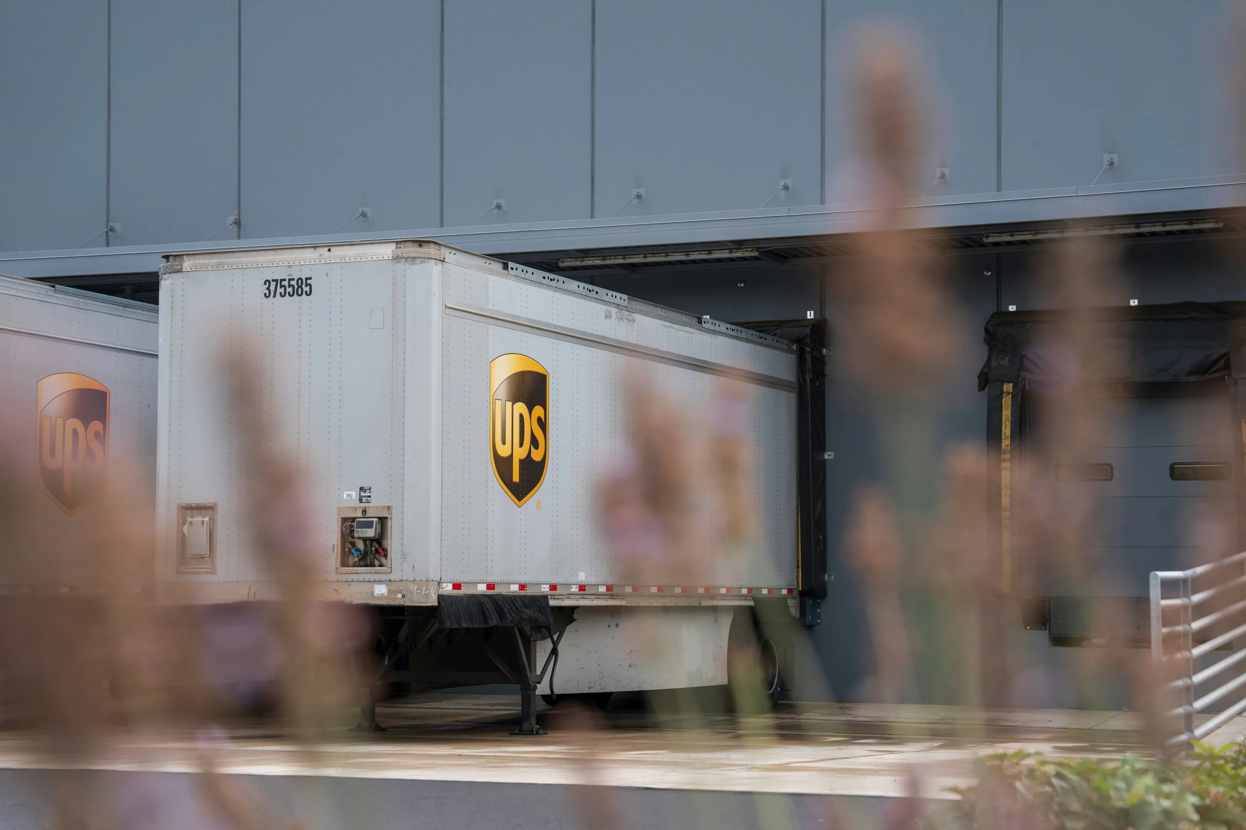 UPS plans to close 22 industrial facilities in 2026, including major hubs, as part of a broader downsizing and cost-cutting strategy.