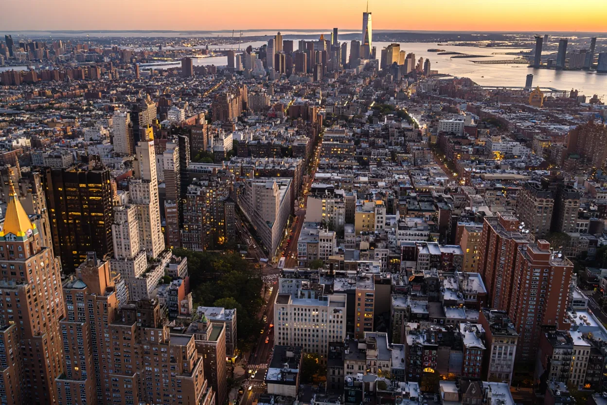 NYC rent growth holds steady as Manhattan and Brooklyn lead gains, highlighting uneven but resilient trends across boroughs.