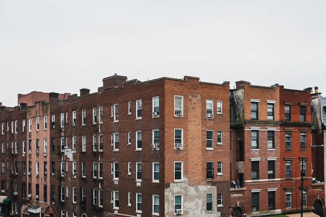 Rent-stabilized incomes in New York multifamily buildings rose 6% as landlord groups criticize the formula and push for adjustments.
