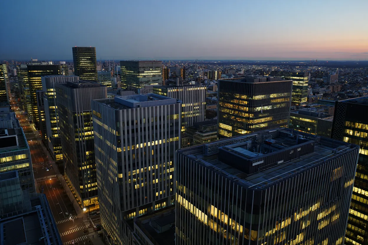 Balance sheet CRE spreads stayed stable despite oil price volatility, with Trepp-i data showing minimal movement in lending spreads.