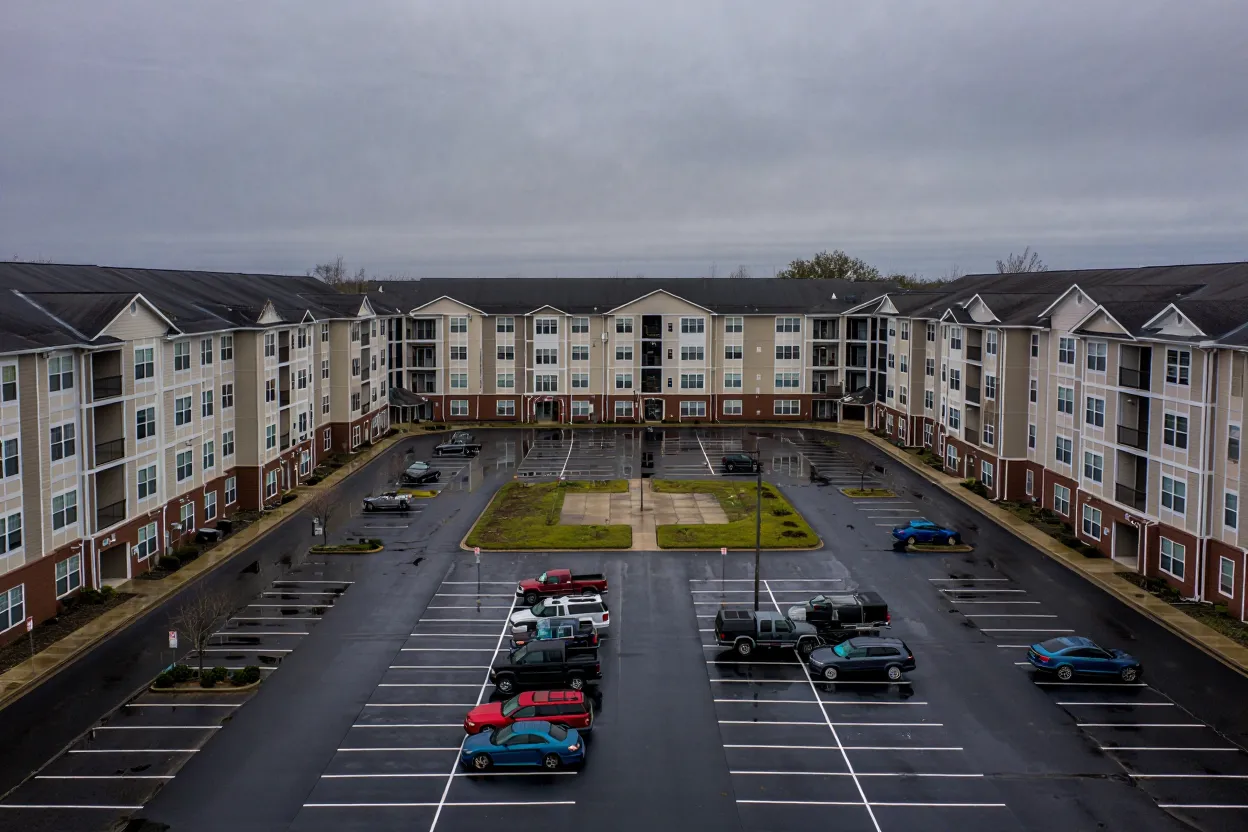 Arbor Realty Trust accelerates distressed apartment sales as multifamily markets show early signs of stabilization.