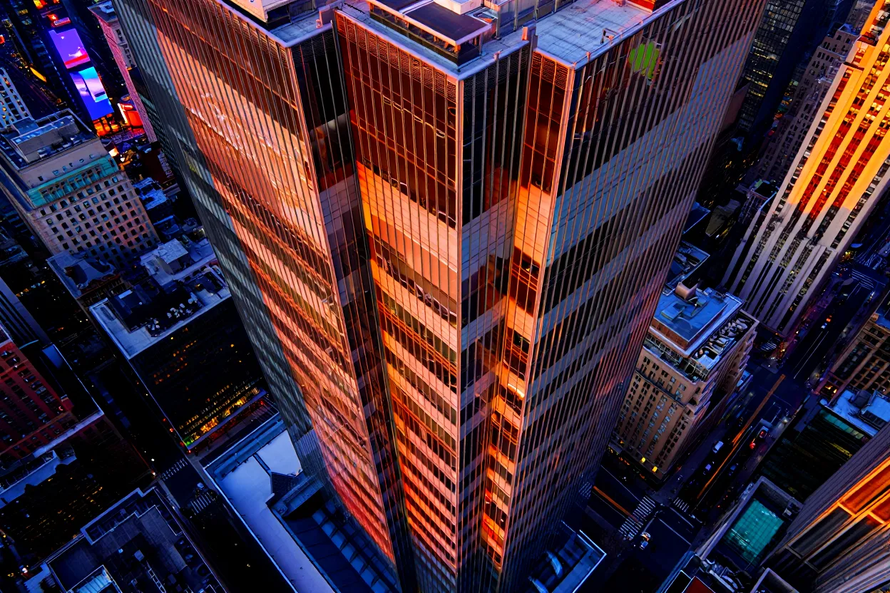 Snowflake signed an 82,505 SF lease at 7 Times Square, relocating its NYC office in one of Manhattan’s largest February office deals.