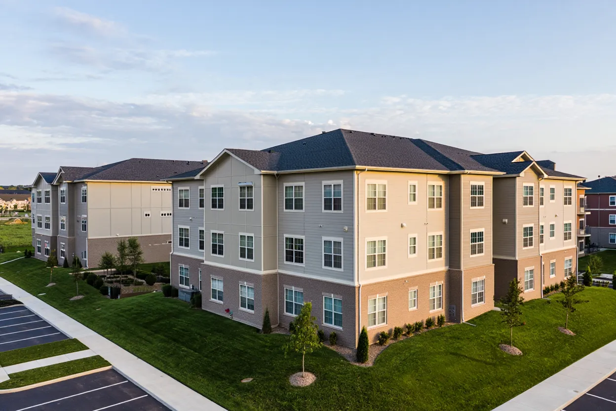 Multifamily dealmaking rebounds as bid-ask spreads narrow, while investors shift strategies amid changing market conditions.