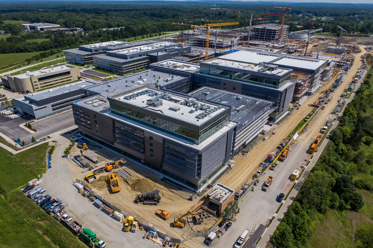 Industrial development rises as AbbVie commits $1.4B to new North Carolina manufacturing campus, boosting jobs and life science investment.