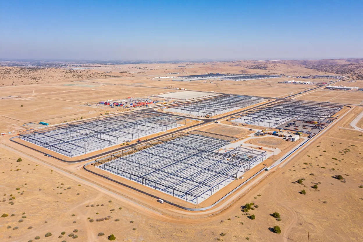 Industrial frontier expands as Covington Group plans 9.4M SF Antelope Valley Commerce Center, reshaping Los Angeles warehouse dynamics.