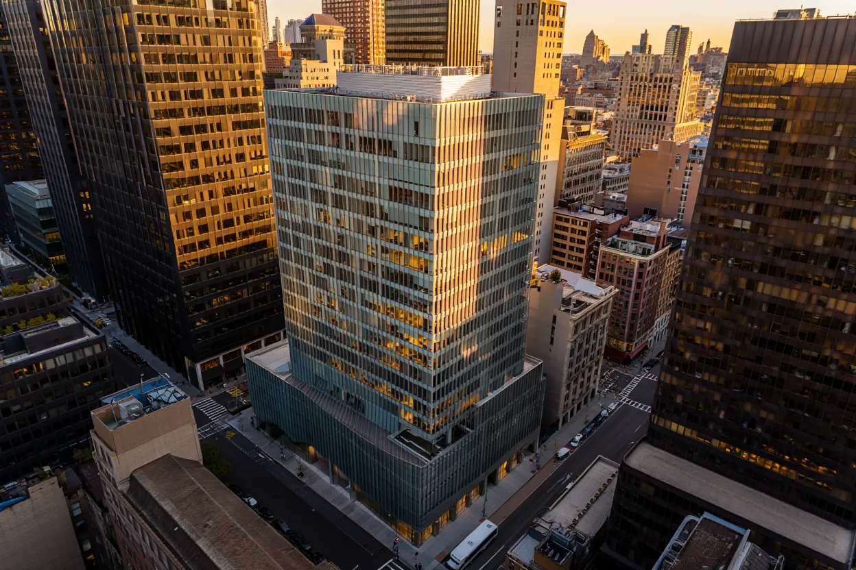 New York office giant Anthropic nears a full-building lease in Hudson Square, signaling a major bet on AI-driven workspace expansion.