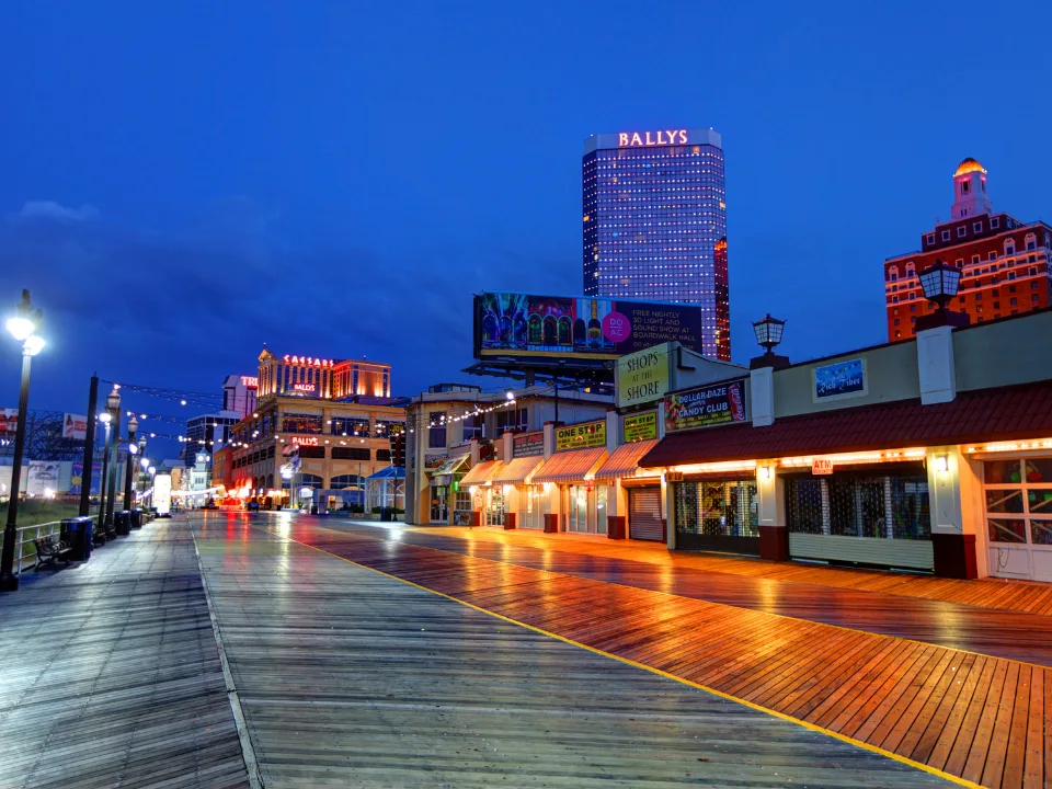 Fertitta lands Caesars in $17.6B casino megadeal
