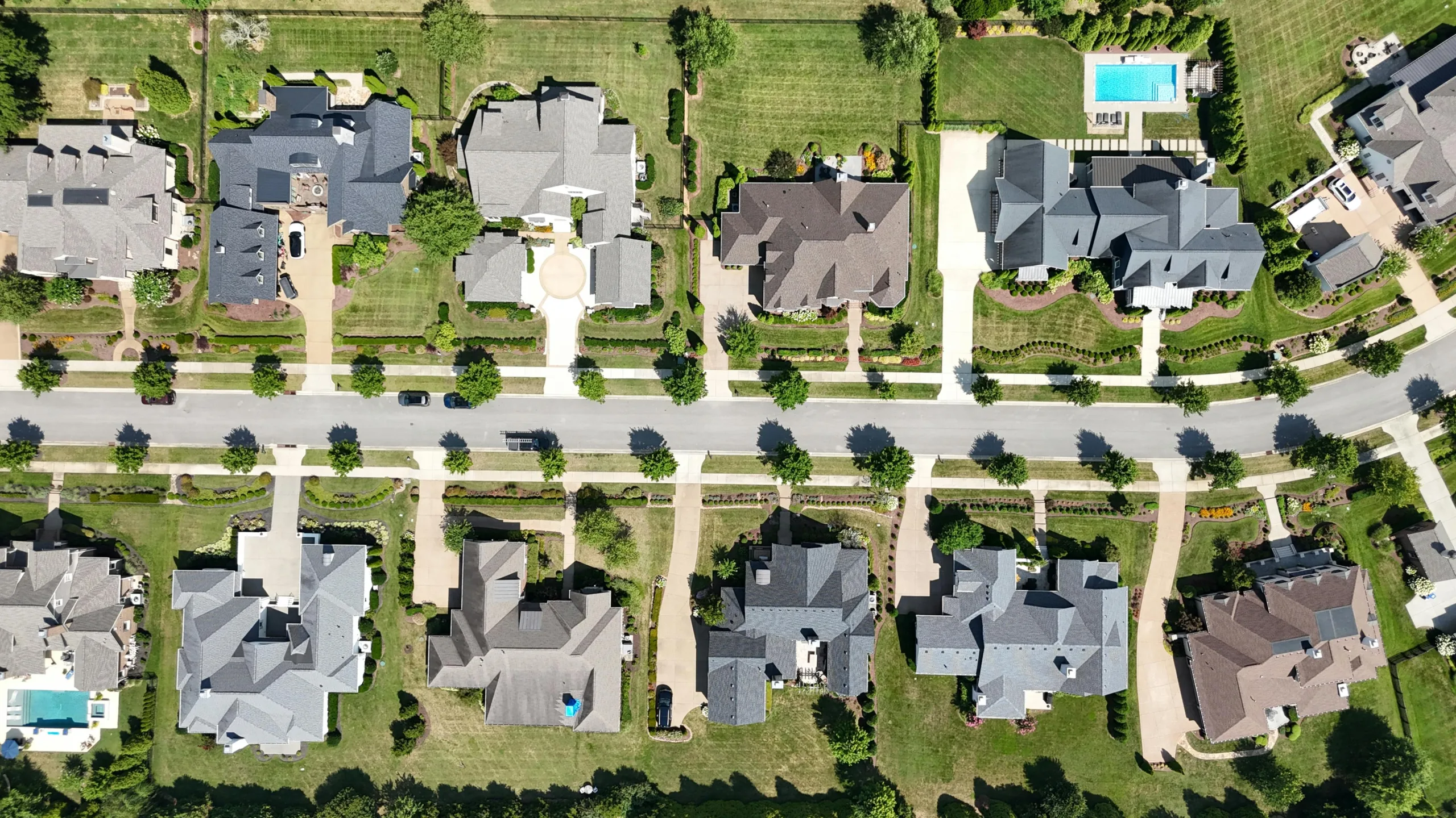 Nonconforming mortgages hit nearly 6% of 2025 originations as lenders target investors and self-employed borrowers.