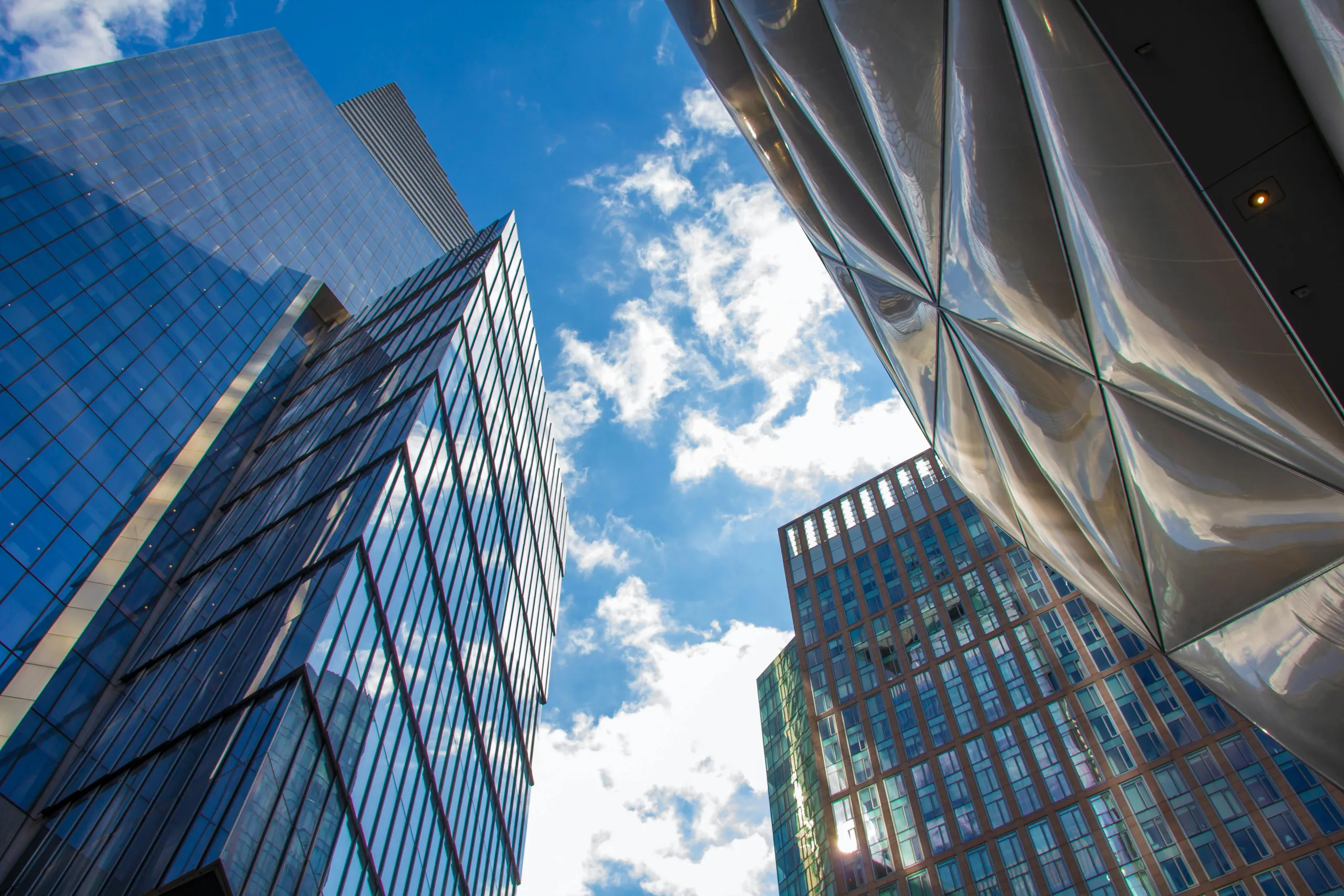 Brookfield and Qatar secured a $1.9B refinance for 2 Manhattan West, highlighting demand for top-tier Midtown office assets.