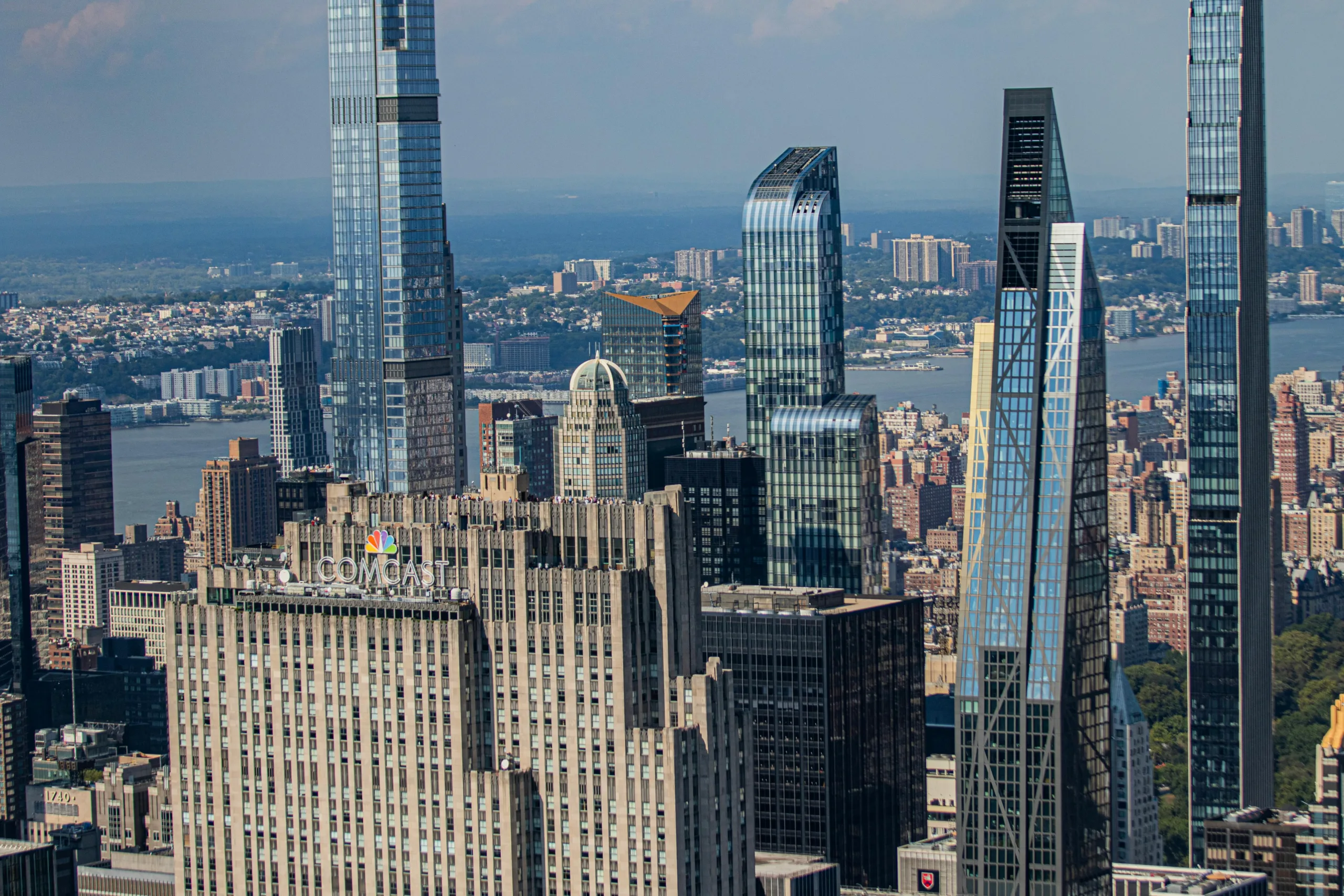 Hudson Yards offices are now fully occupied as Manhattan’s trophy office market rebounds and tenants continue chasing top-tier space.