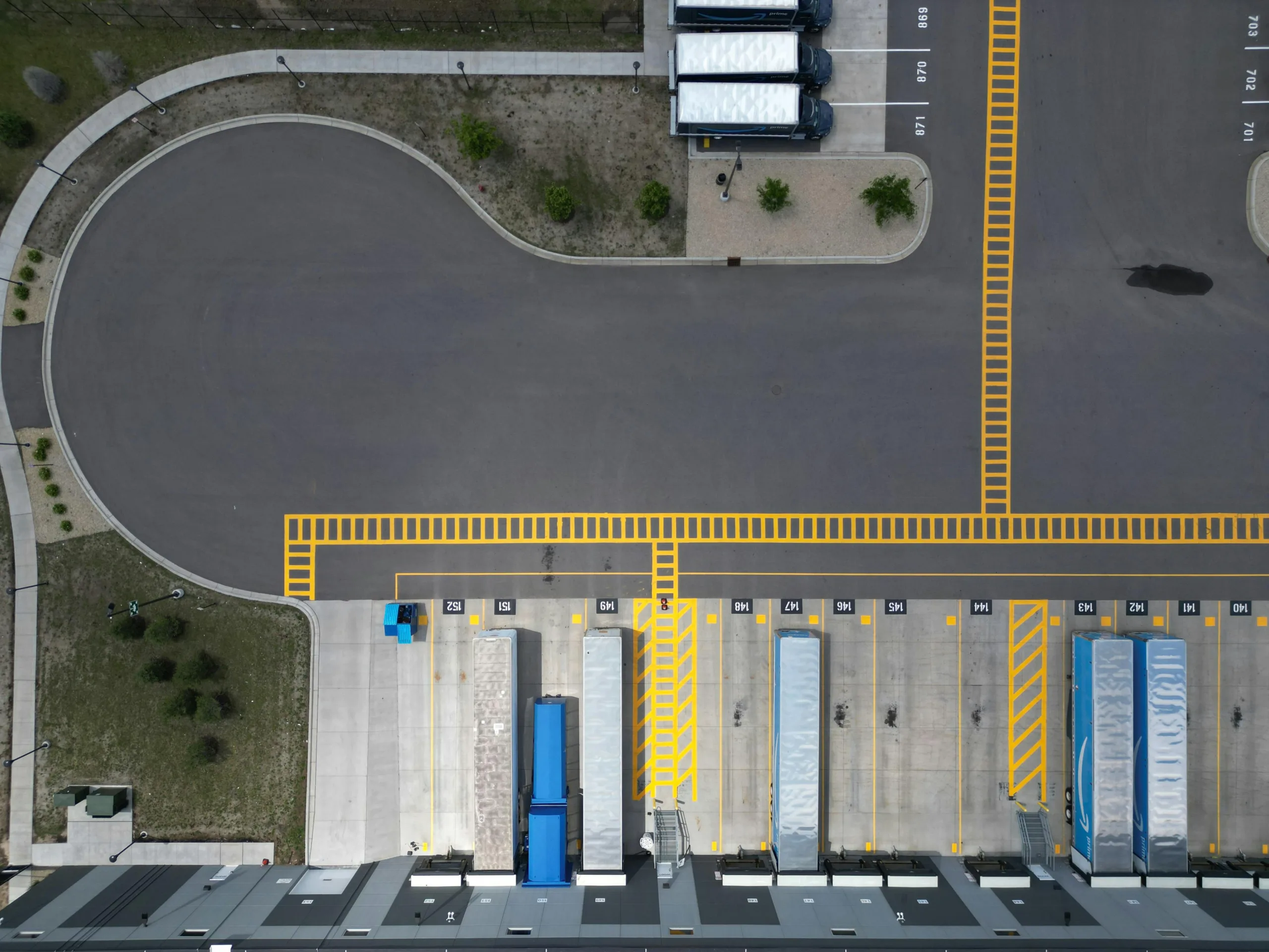 Global Net Lease will acquire Modiv Industrial in a $535M merger, expanding its industrial portfolio and reducing office exposure.