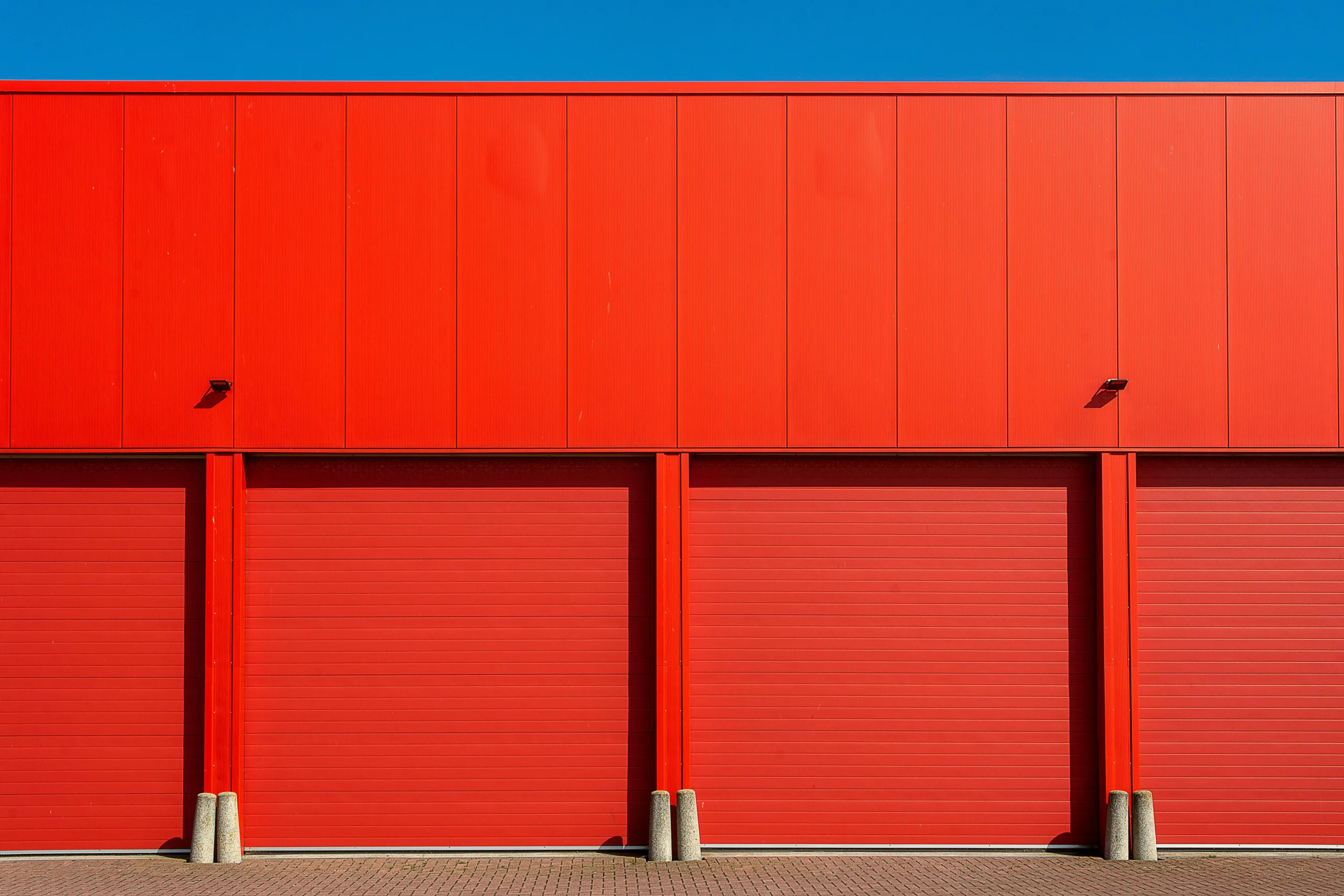 Self-storage rates climbed to $16.22 PSF in April as the national construction pipeline fell to 46.2M SF, per Yardi Matrix.