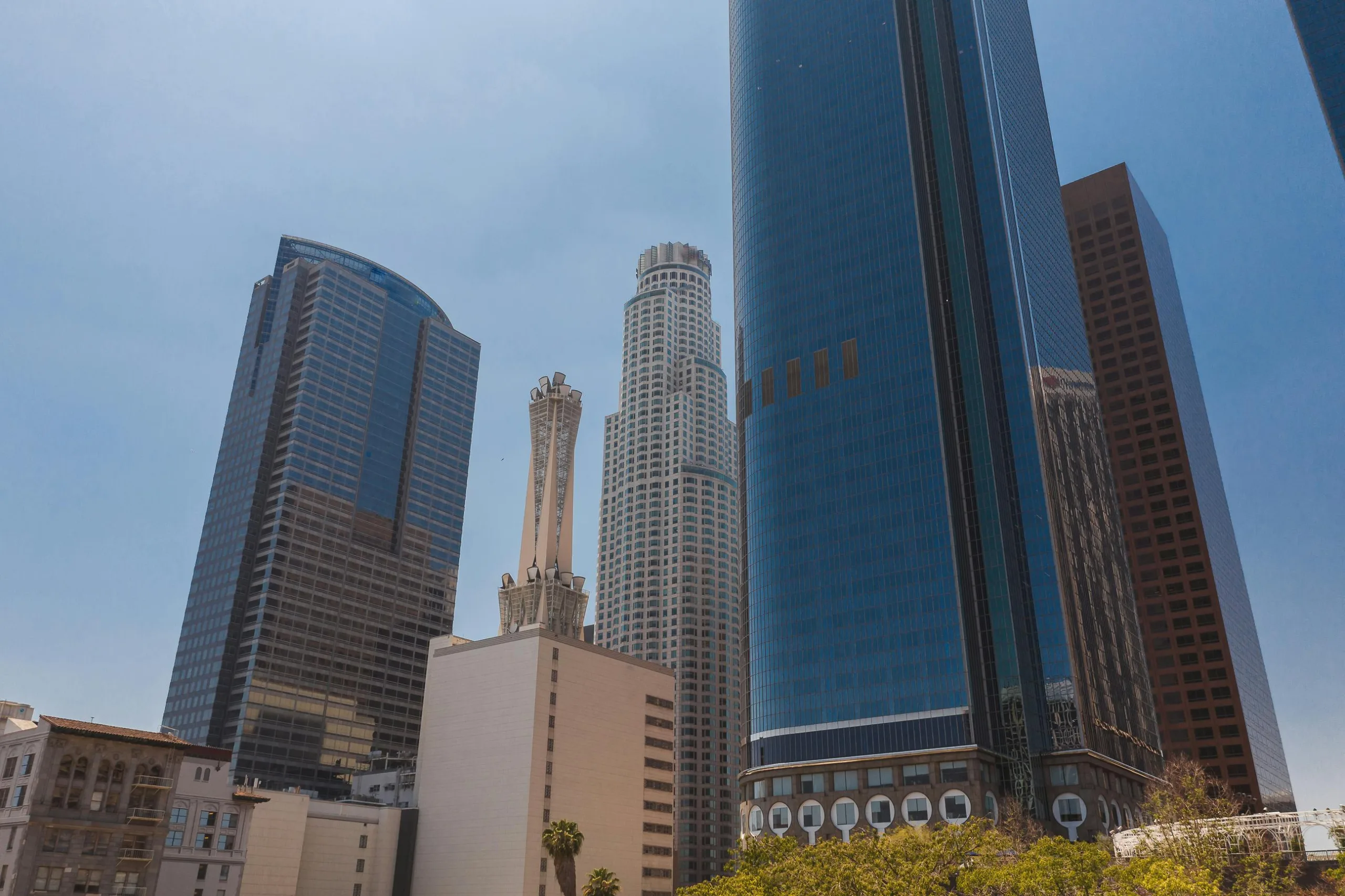 US CRE sales volume fell 33% in April as rising Treasury yields and higher borrowing costs slowed deal activity.