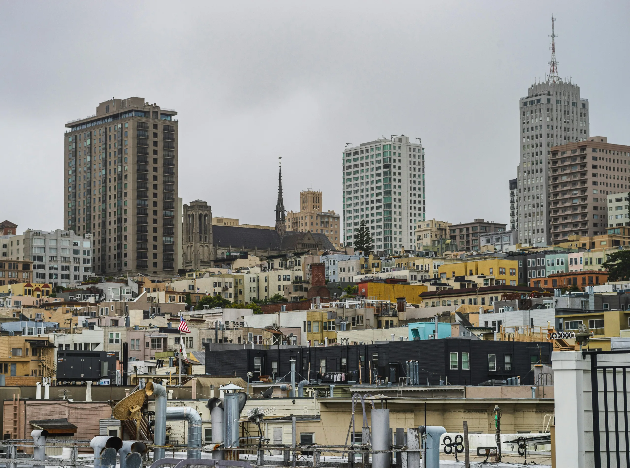 US apartment rents rose 0.2% in May, but elevated multifamily supply continues to limit rent growth despite regional strength.