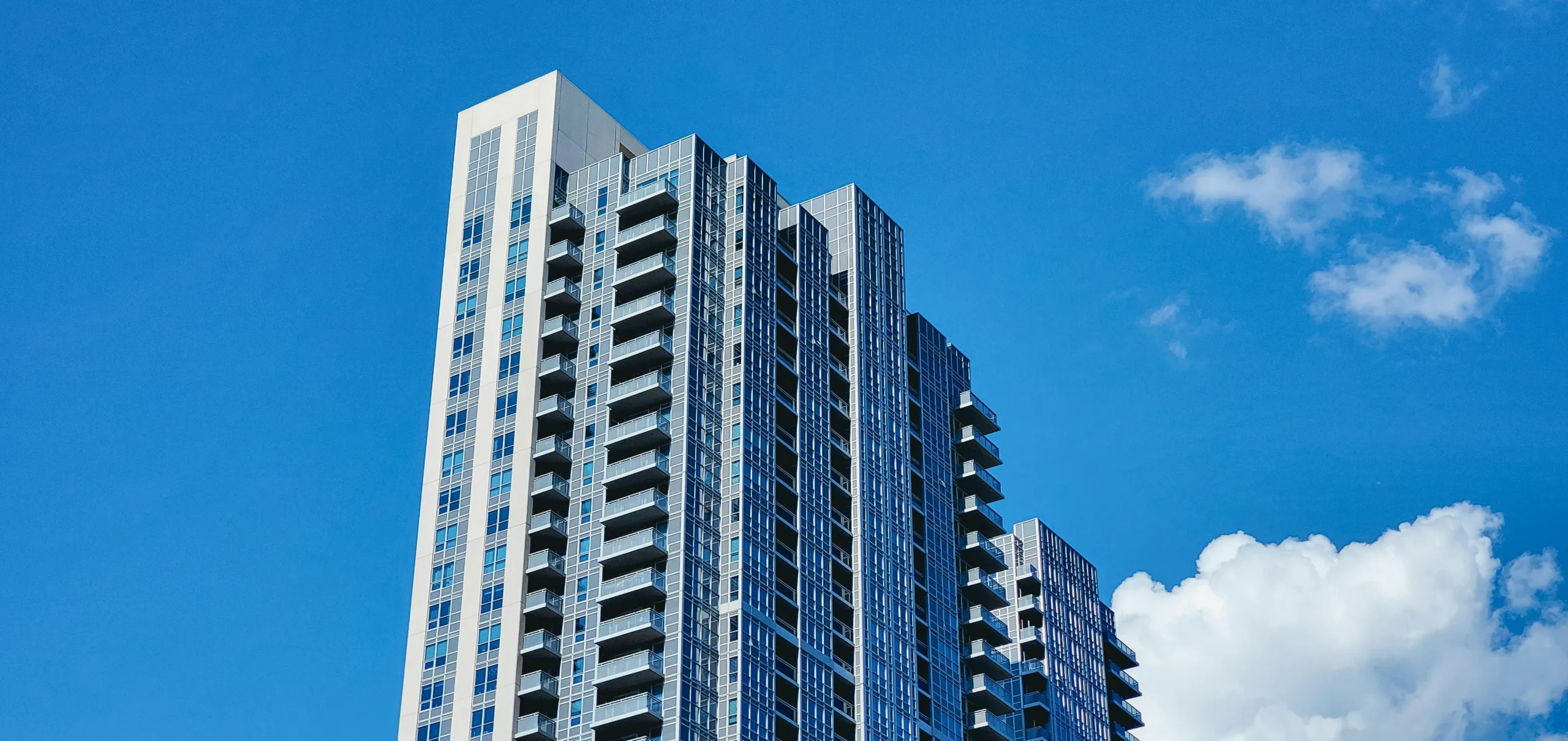 Frisco luxury rentals are shifting toward mixed-use living as projects like The Monarch add walkability, dining, and regional access.