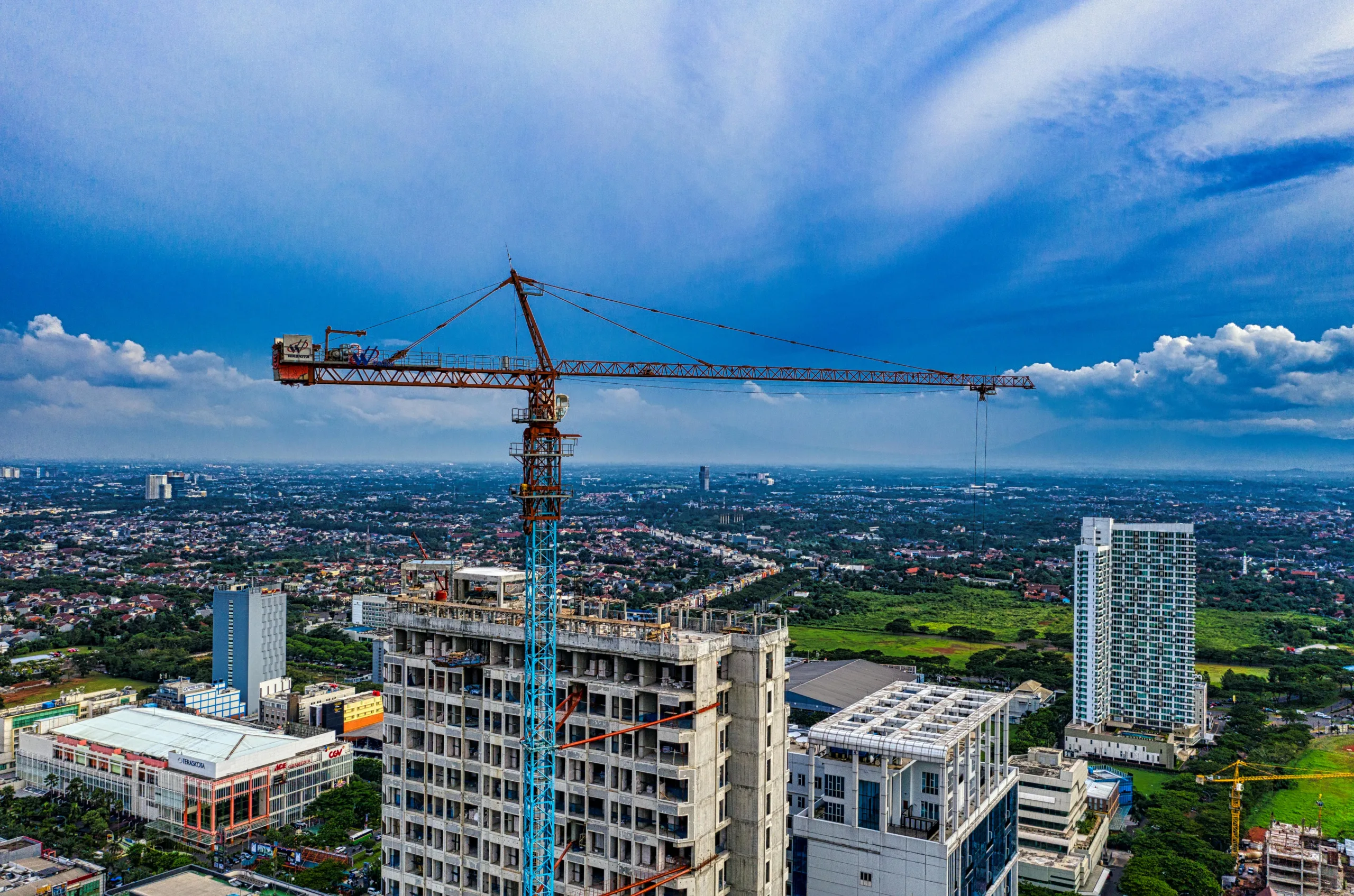 US apartment construction starts fell to 55K units in Q1 2026 as high financing costs and slower rent growth hit multifamily development.