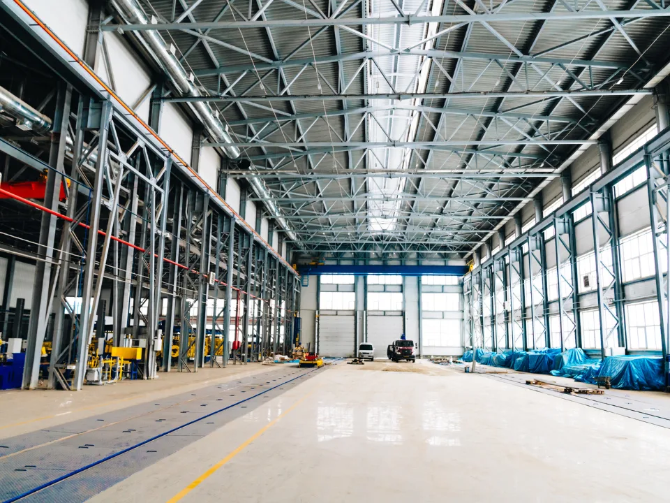 Houston industrial demand is surging as tenants compete for 1M SF facilities, driving rent growth and a new development wave.