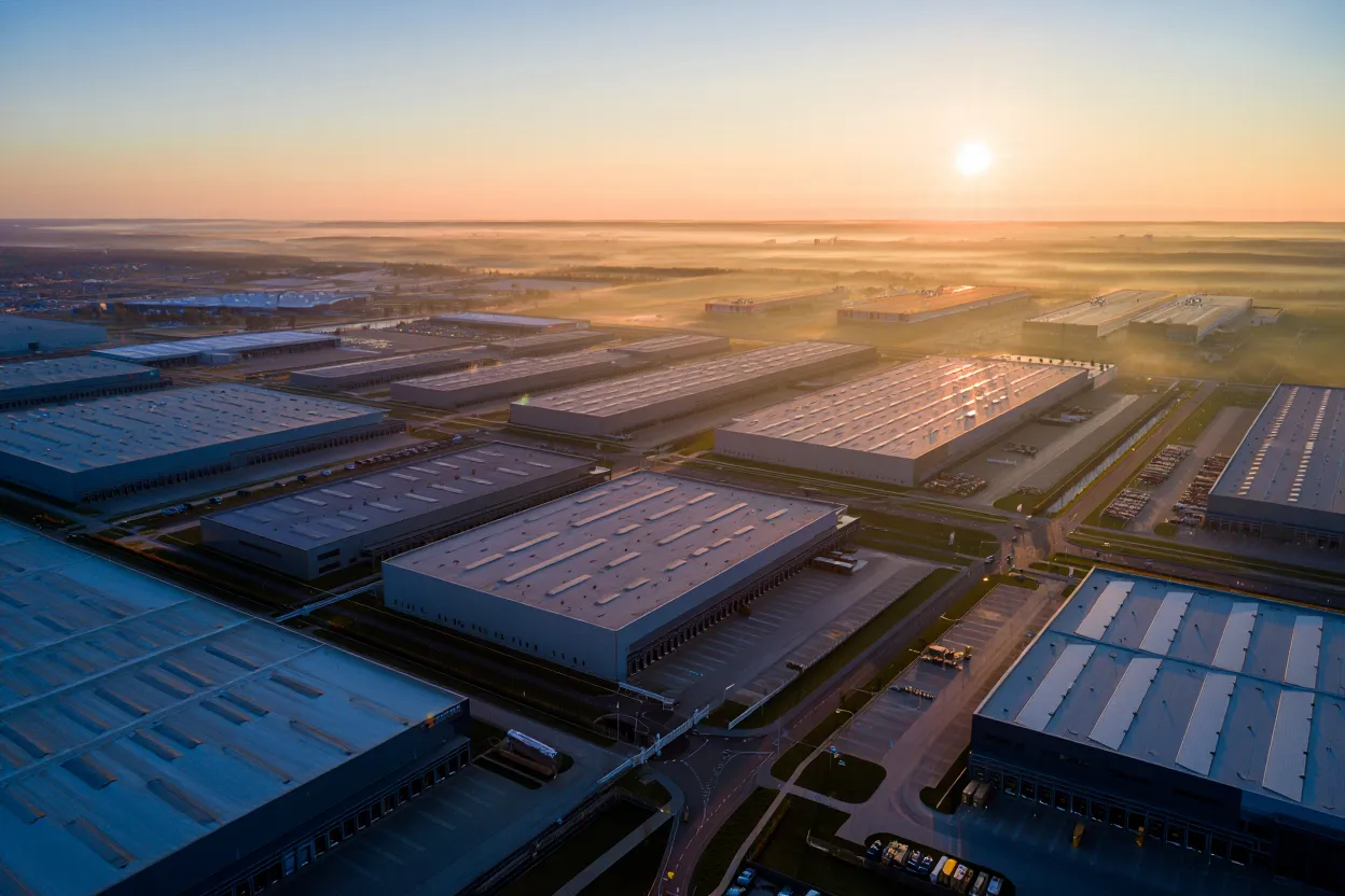 Manufacturers now lead US industrial leasing, surpassing retailers and 3PLs as supply chain regionalization reshapes demand.