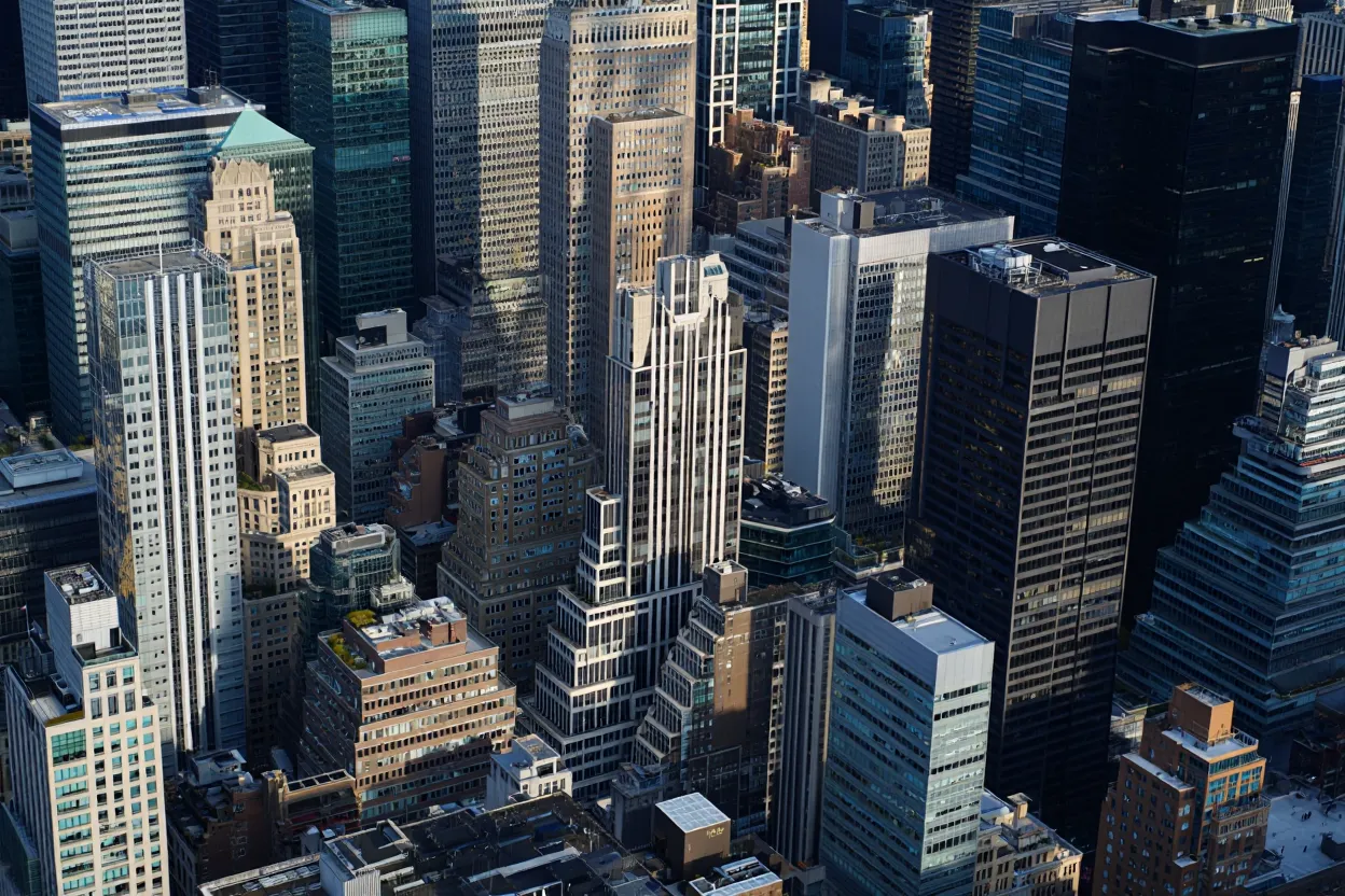 CompStak finds FTSE Nareit office owners outperform peers on rents, rent growth, and lease stability, driven by Class A assets.