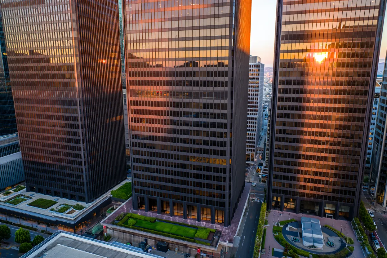 Tech office leasing saw firms expand in major US markets, with AI companies driving demand for premium space and long-term commitments.