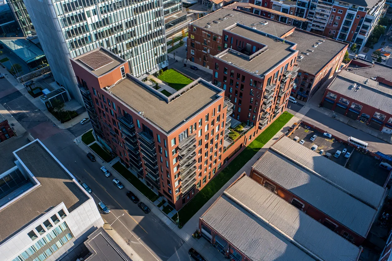 Blackstone is in talks to acquire H&R REIT's $5.8B mixed US-Canada portfolio, reflecting intensified REIT M&A and portfolio shifts.