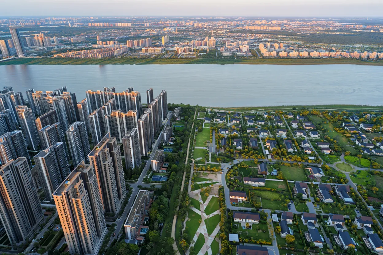 Apartment values have diverged since 2022, with coastal assets holding stronger pricing while Sun Belt markets face steeper resets.