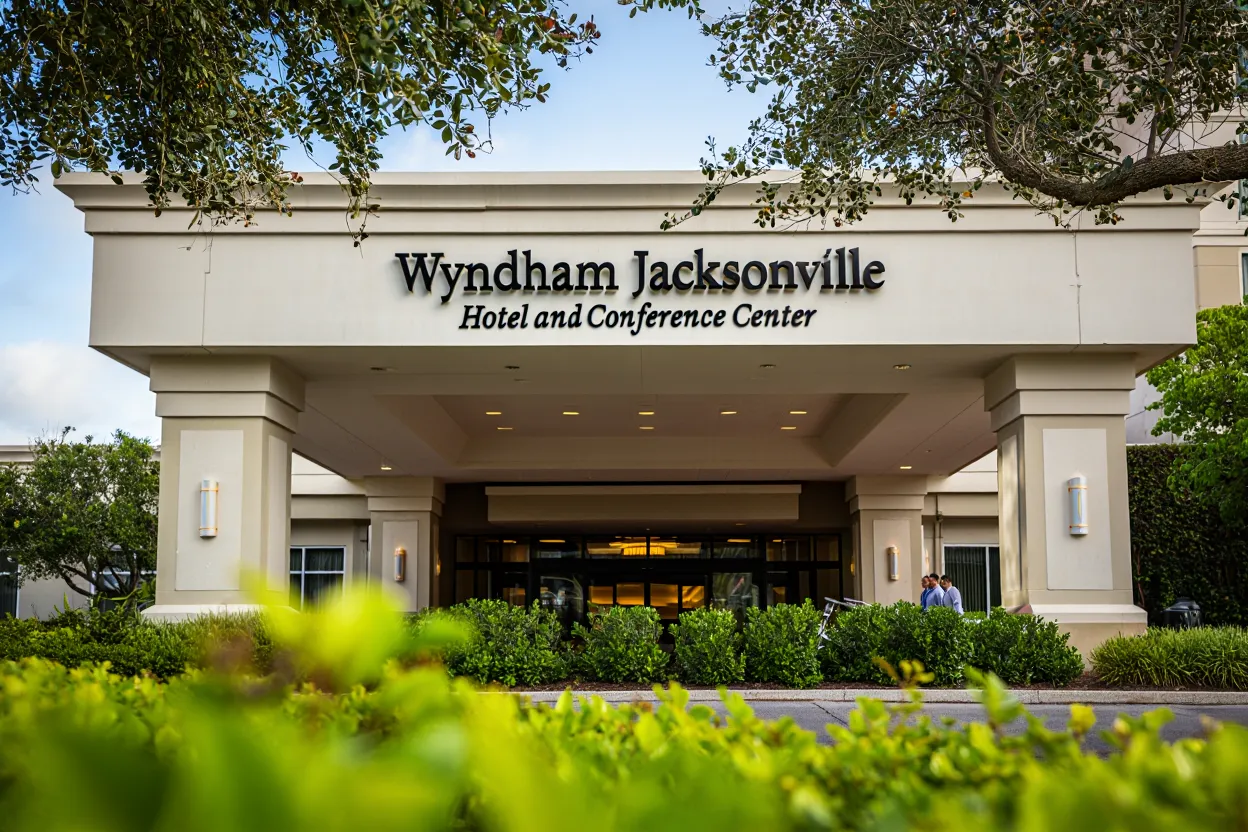 Wyndham posts solid US growth in Q2 2026, while international weakness weighs on results despite strong domestic demand.